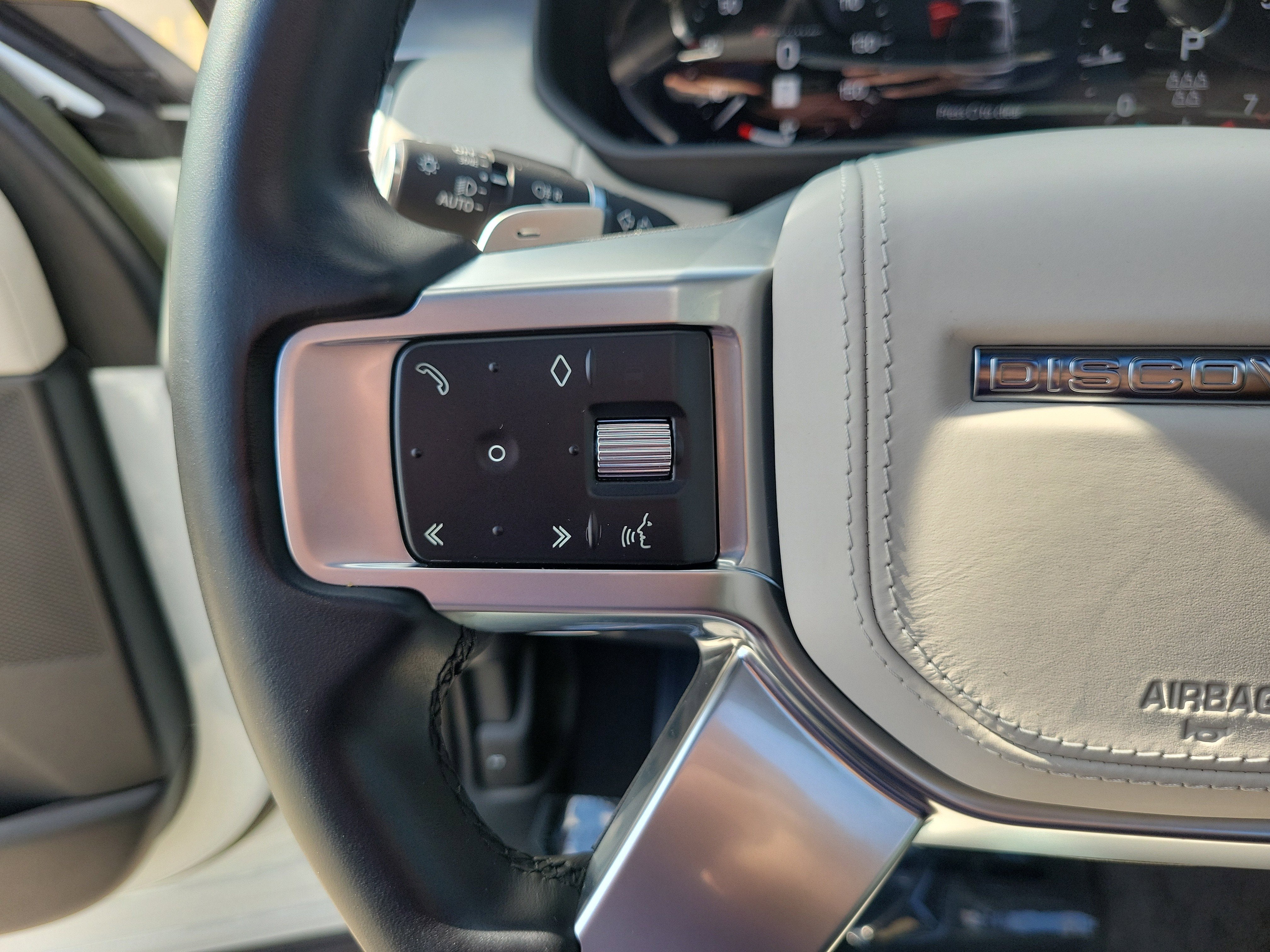 2023 Land Rover Discovery HSE R-Dynamic