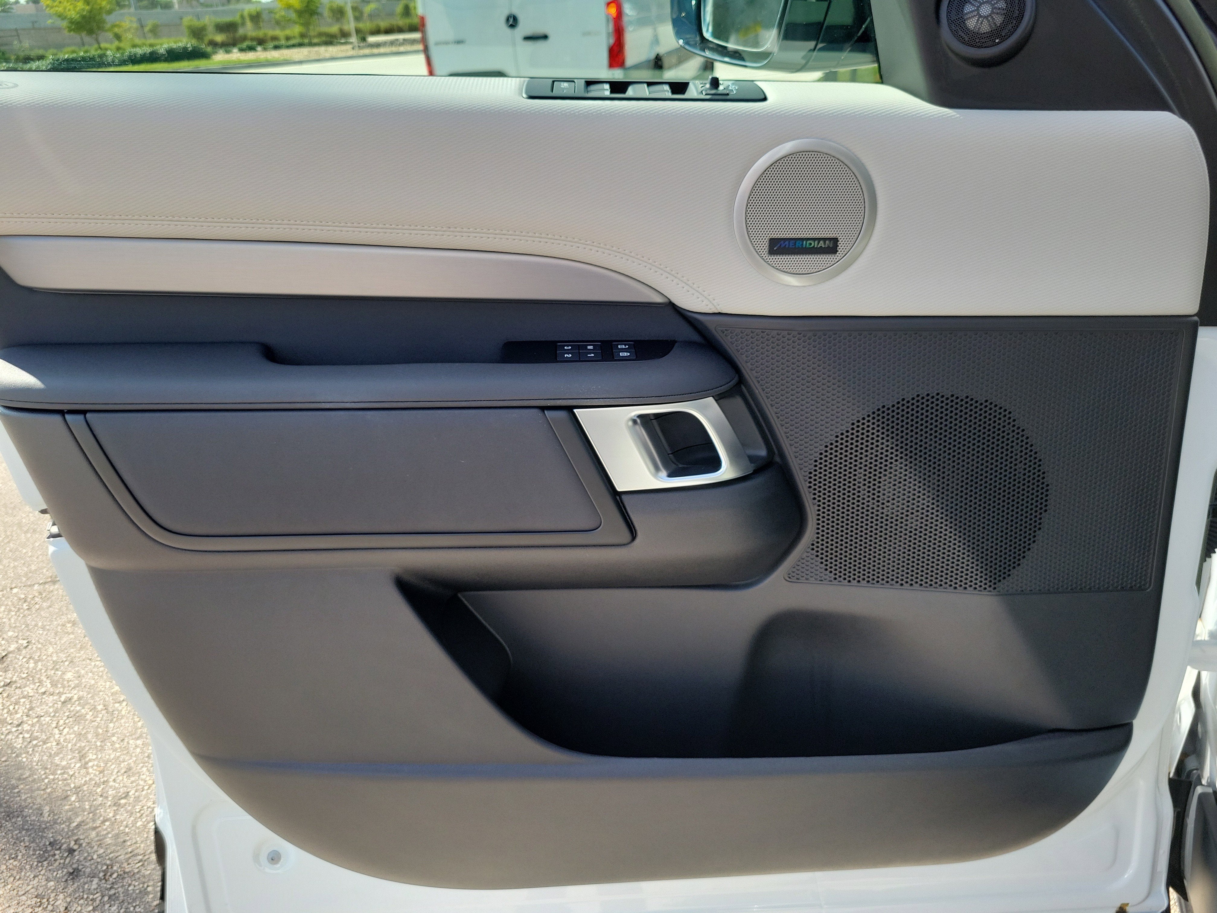 2023 Land Rover Discovery HSE R-Dynamic