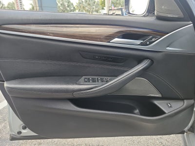 2017 BMW 5 Series 540i