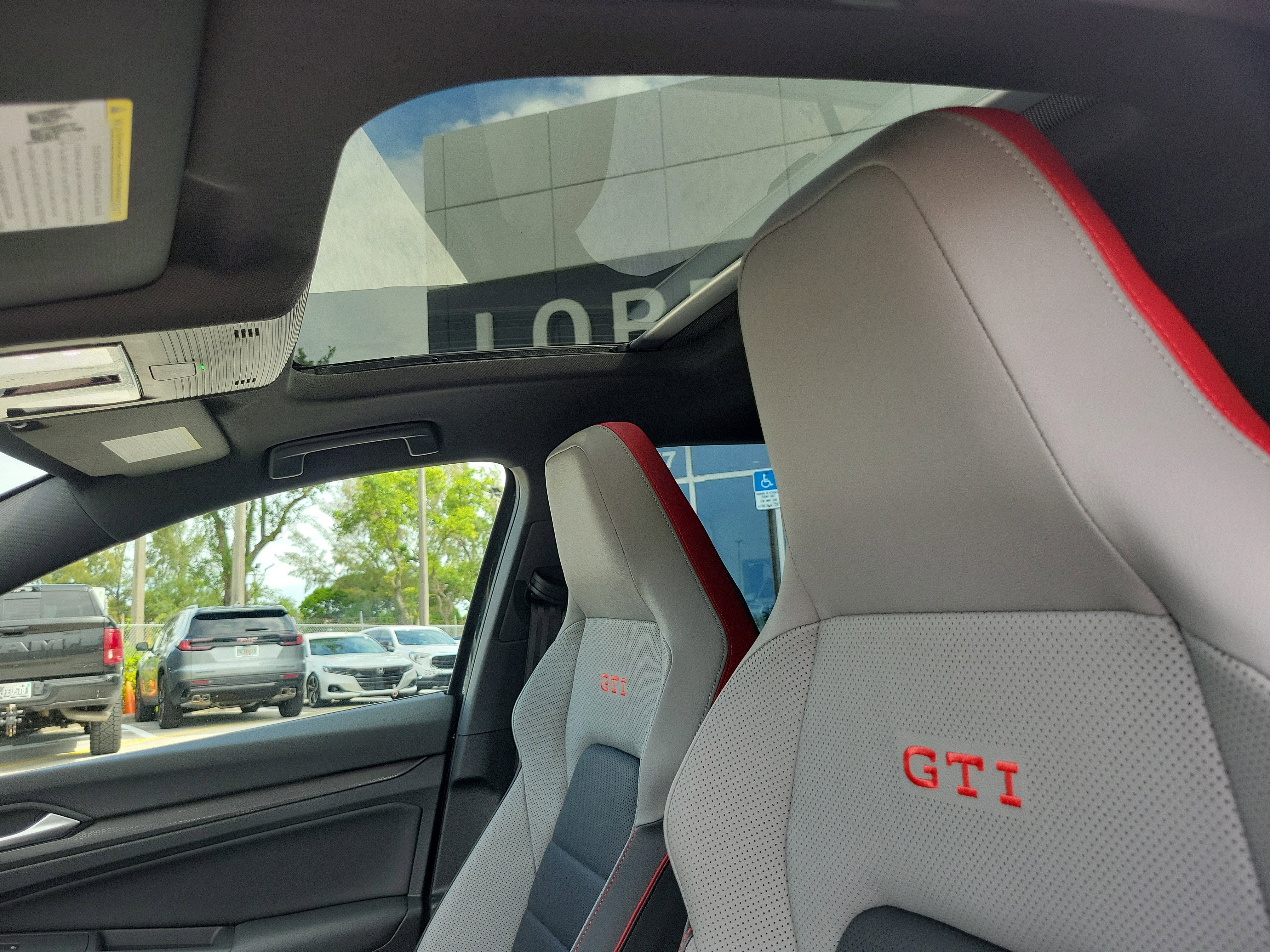 2024 Volkswagen Golf GTI 380 SE