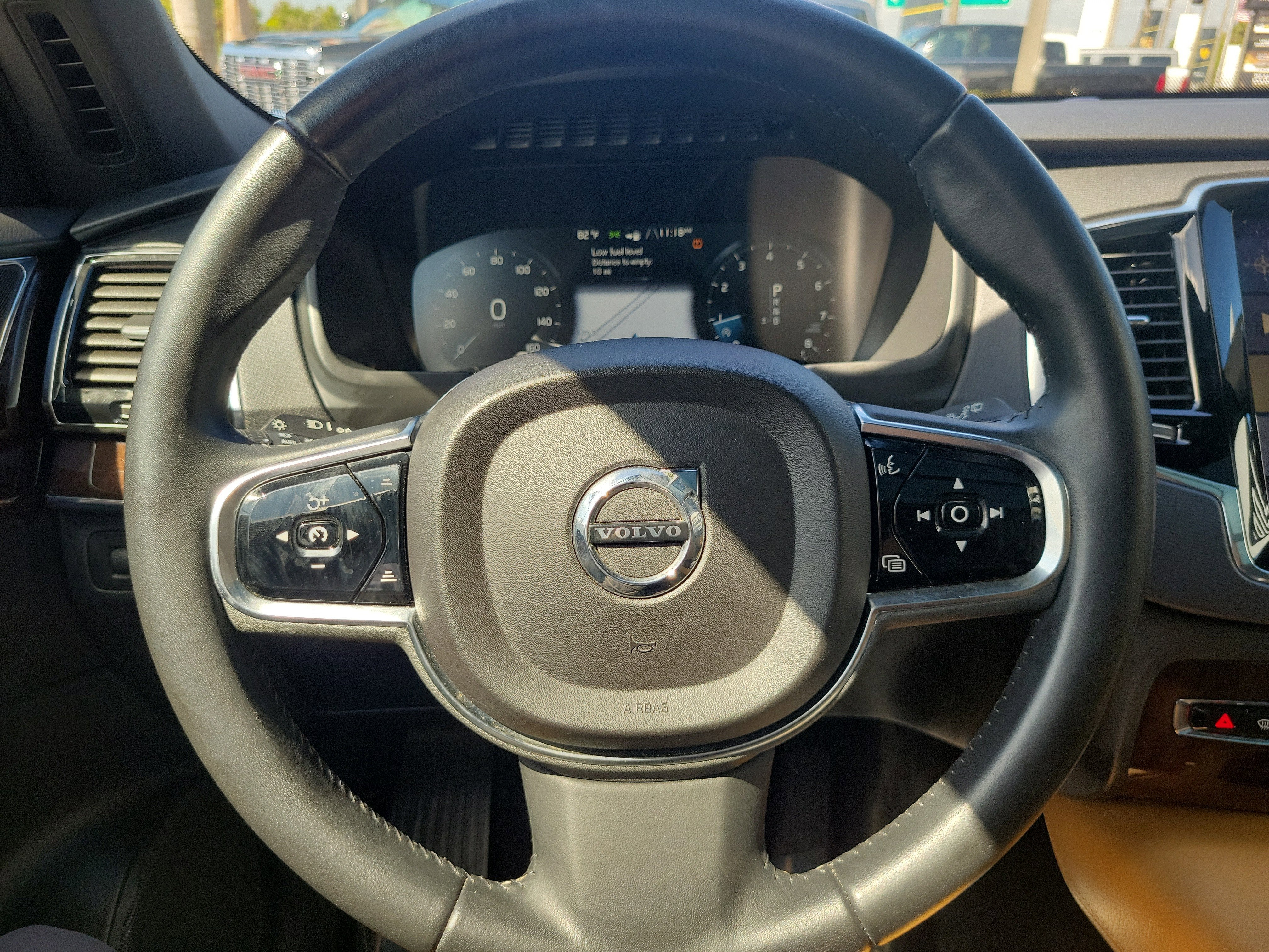 2016 Volvo XC90 T6 Momentum