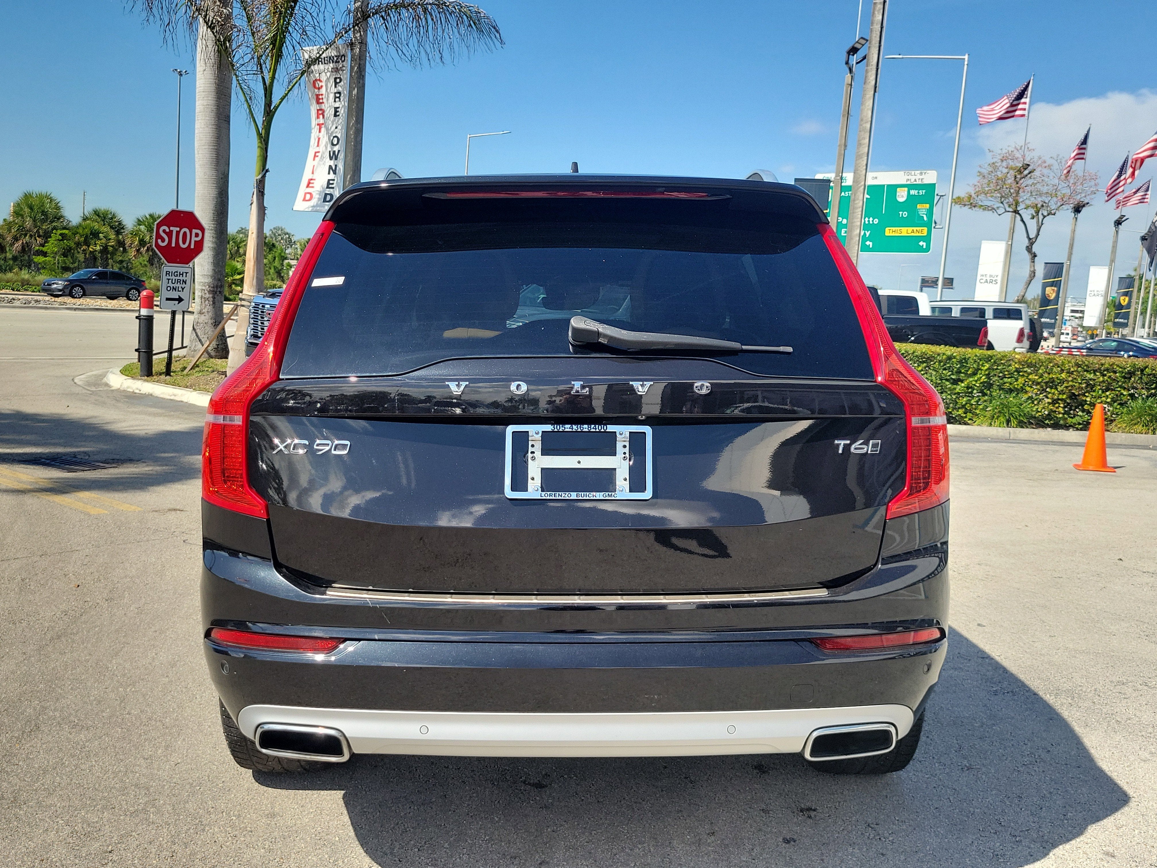 2016 Volvo XC90 T6 Momentum