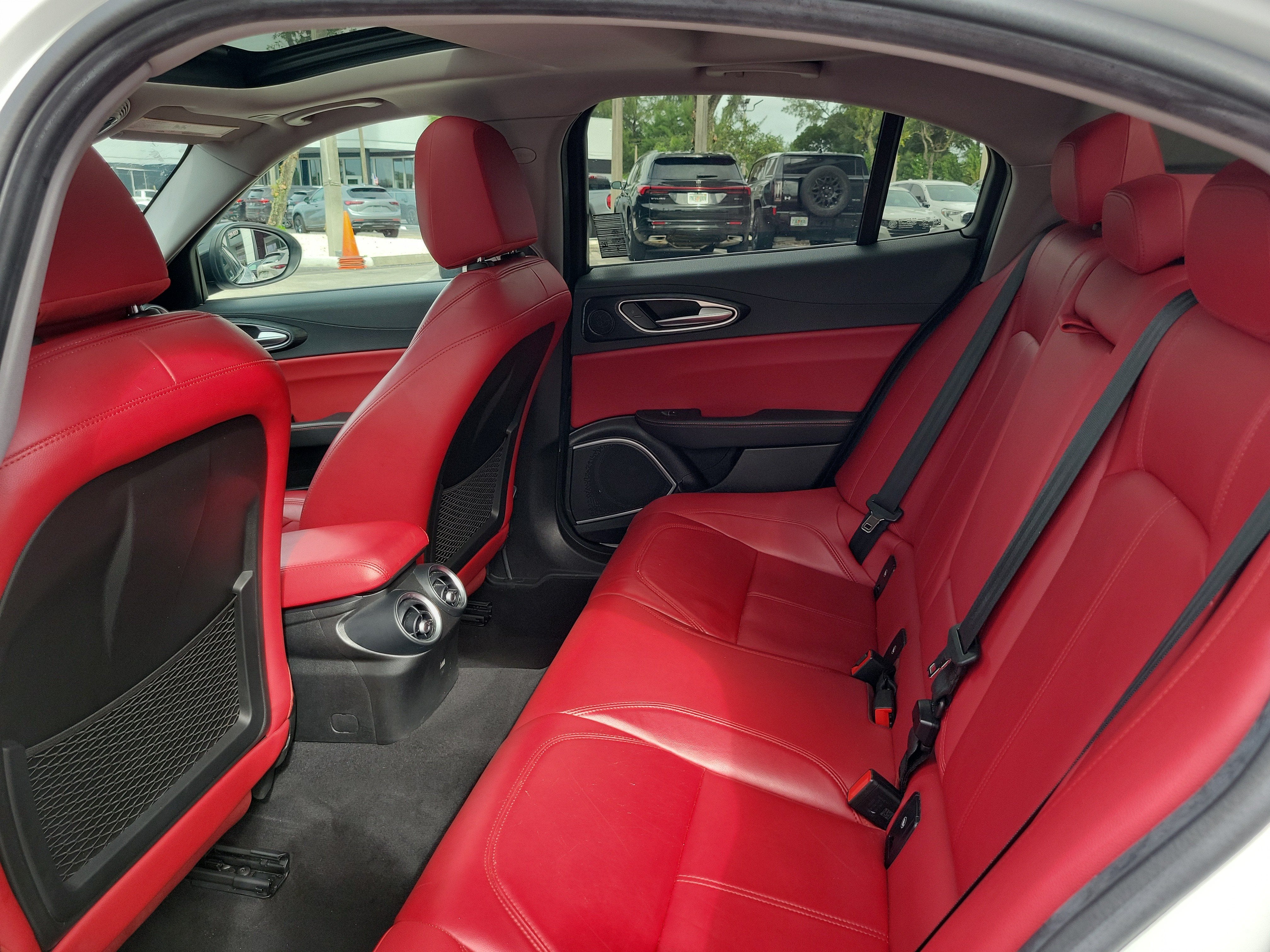 2021 Alfa Romeo Giulia BASE