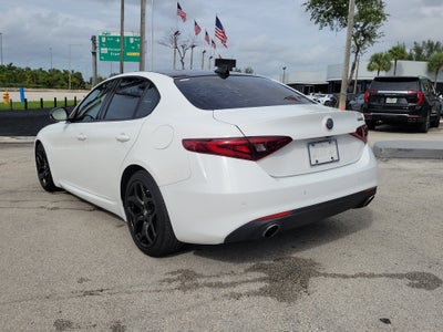2021 Alfa Romeo Giulia BASE