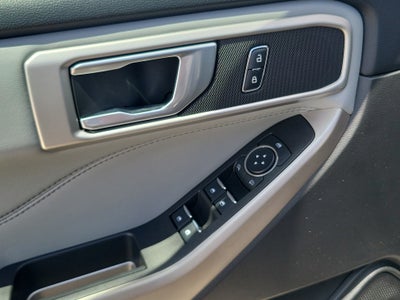 2023 Ford Explorer XLT 4WD