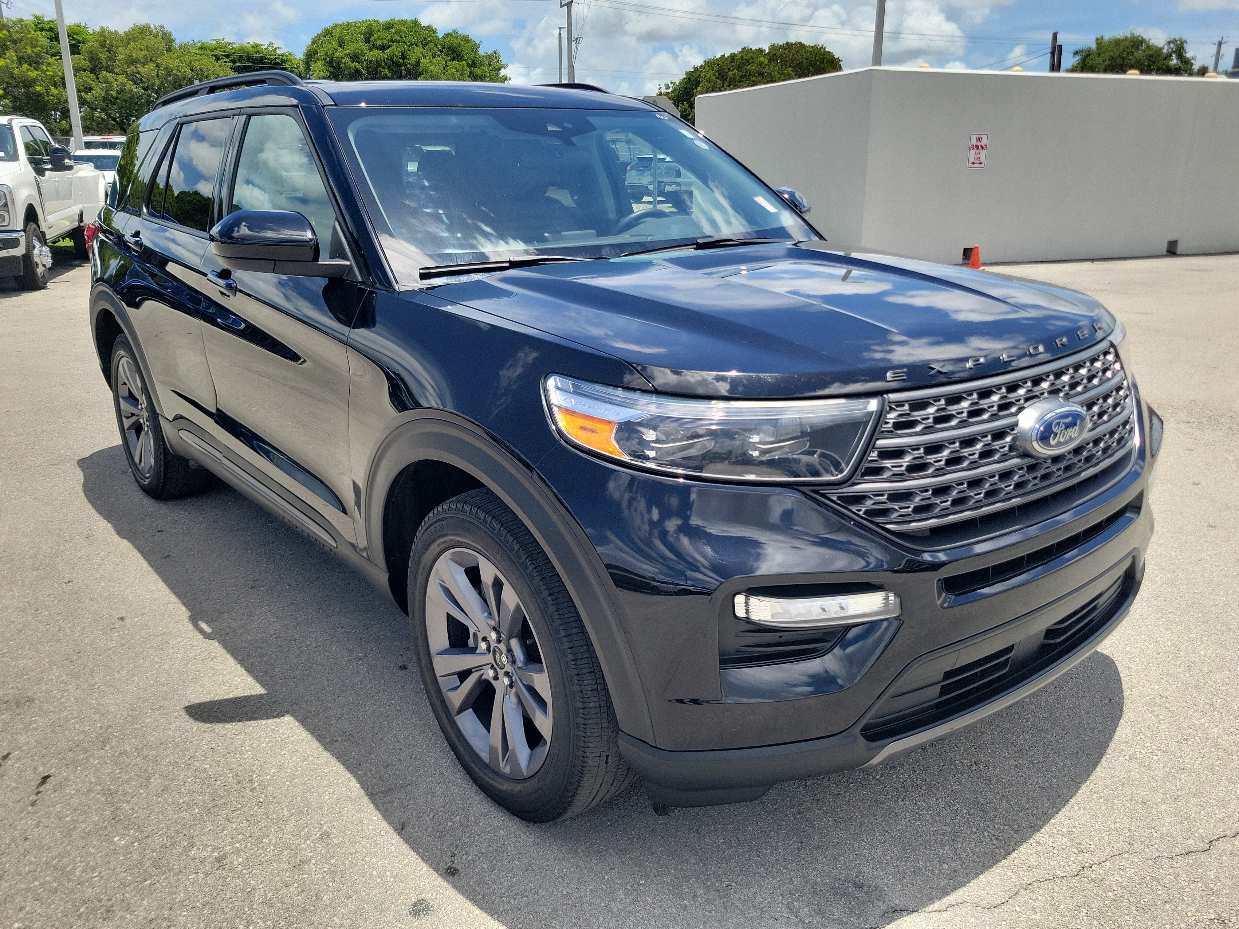 2023 Ford Explorer XLT 4WD