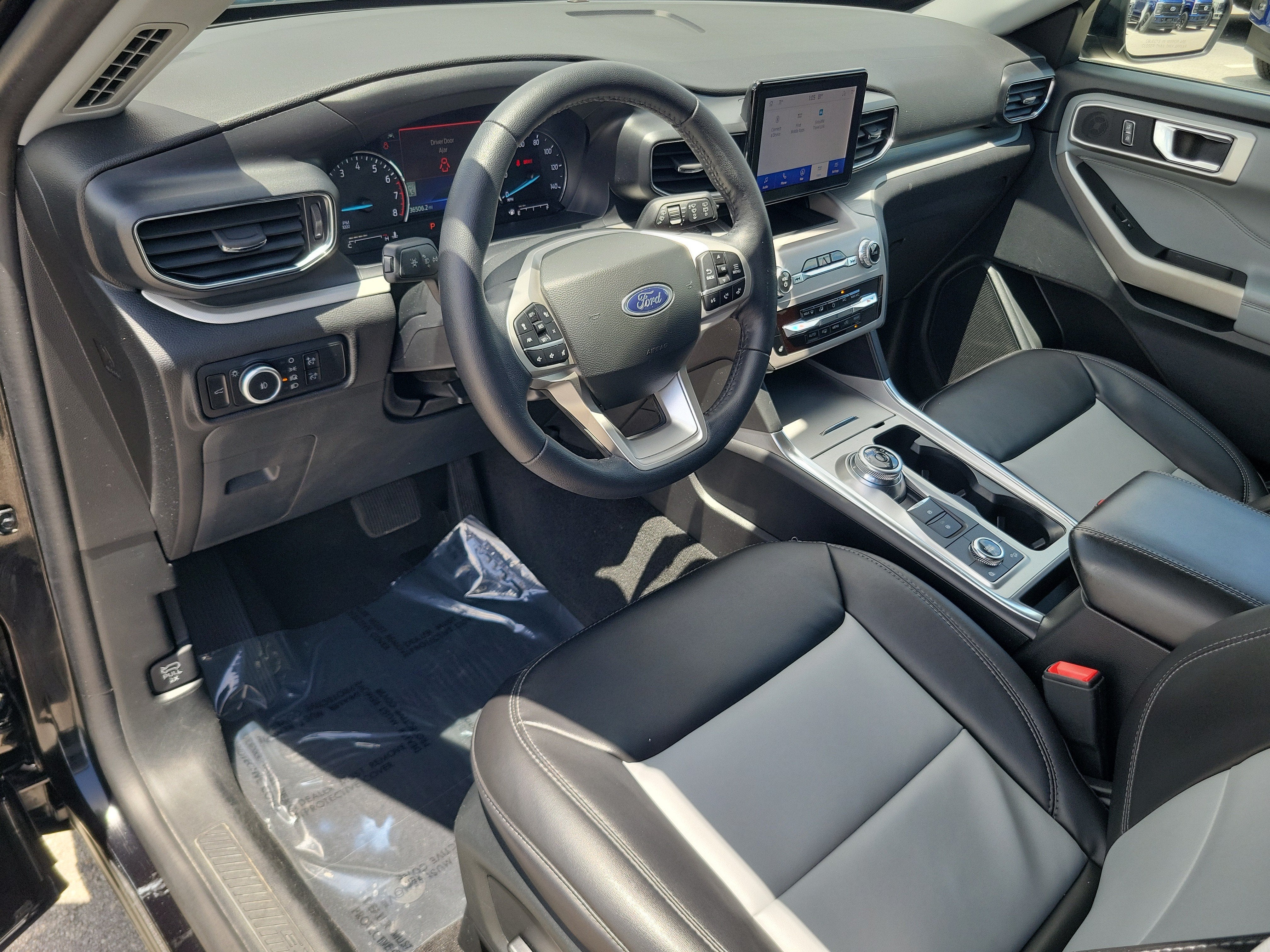 2023 Ford Explorer XLT 4WD