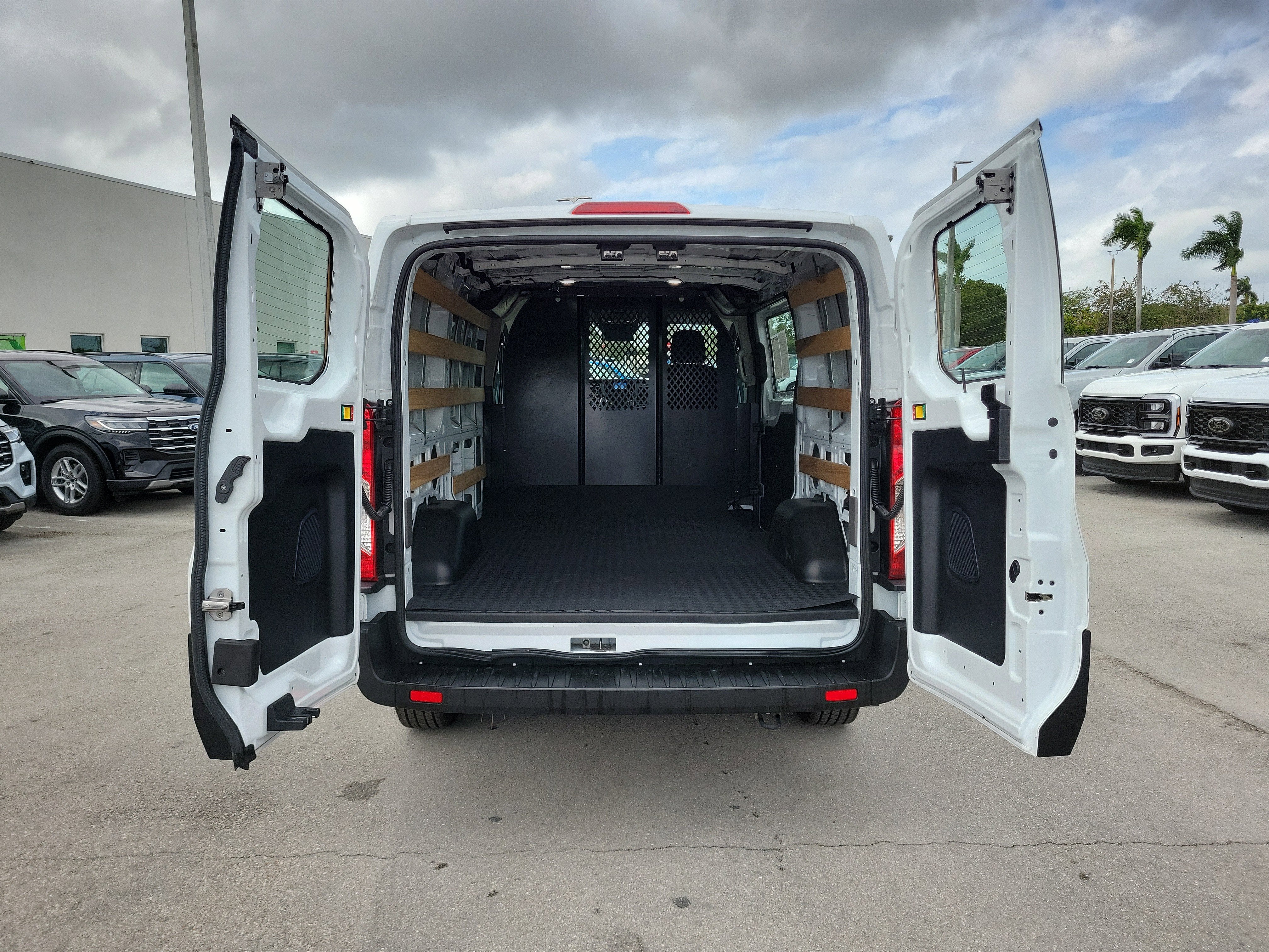 2024 Ford Transit Cargo Van T-250 130" Low Rf 9070 GVWR RWD