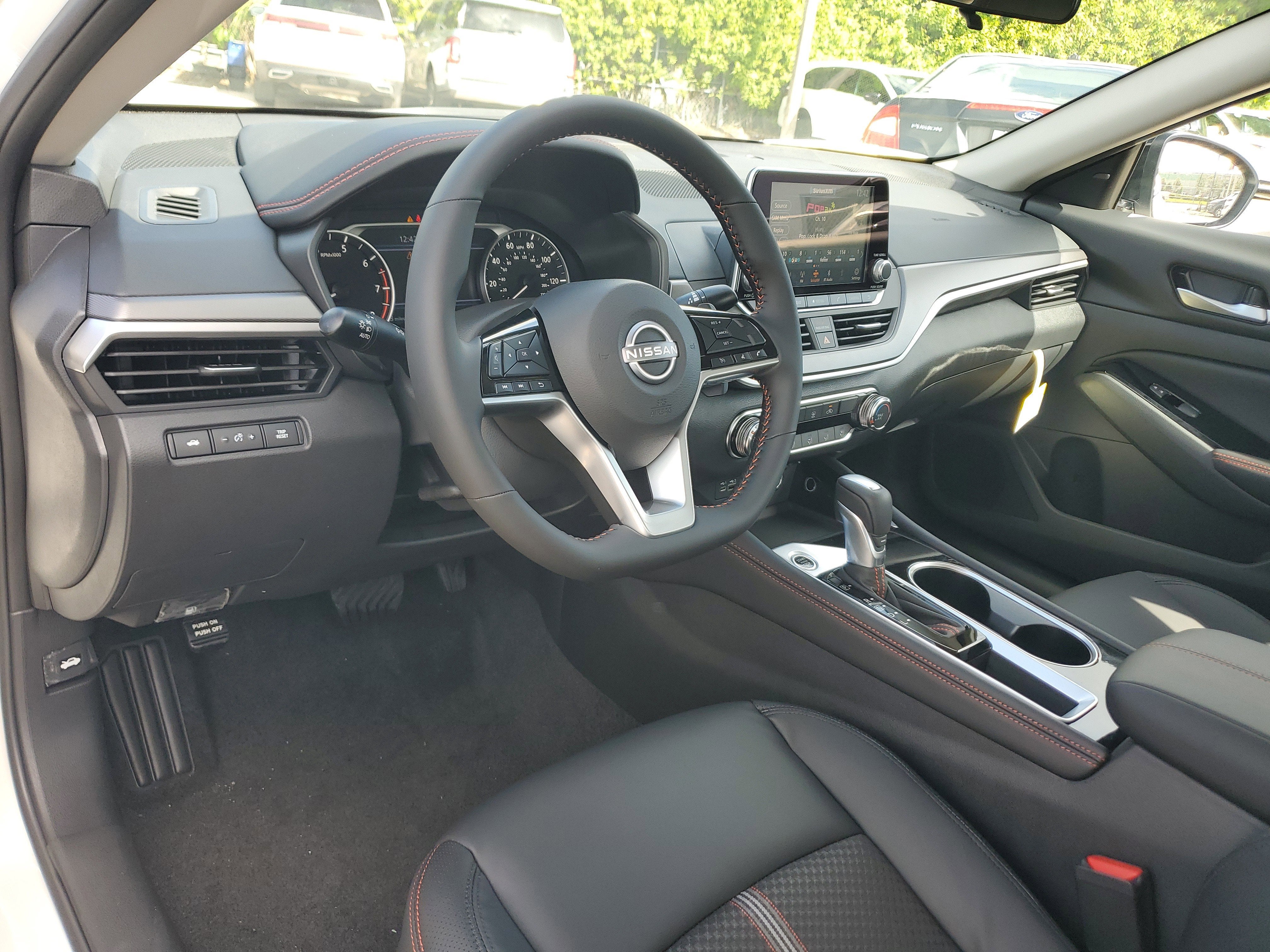 2025 Nissan Altima SR