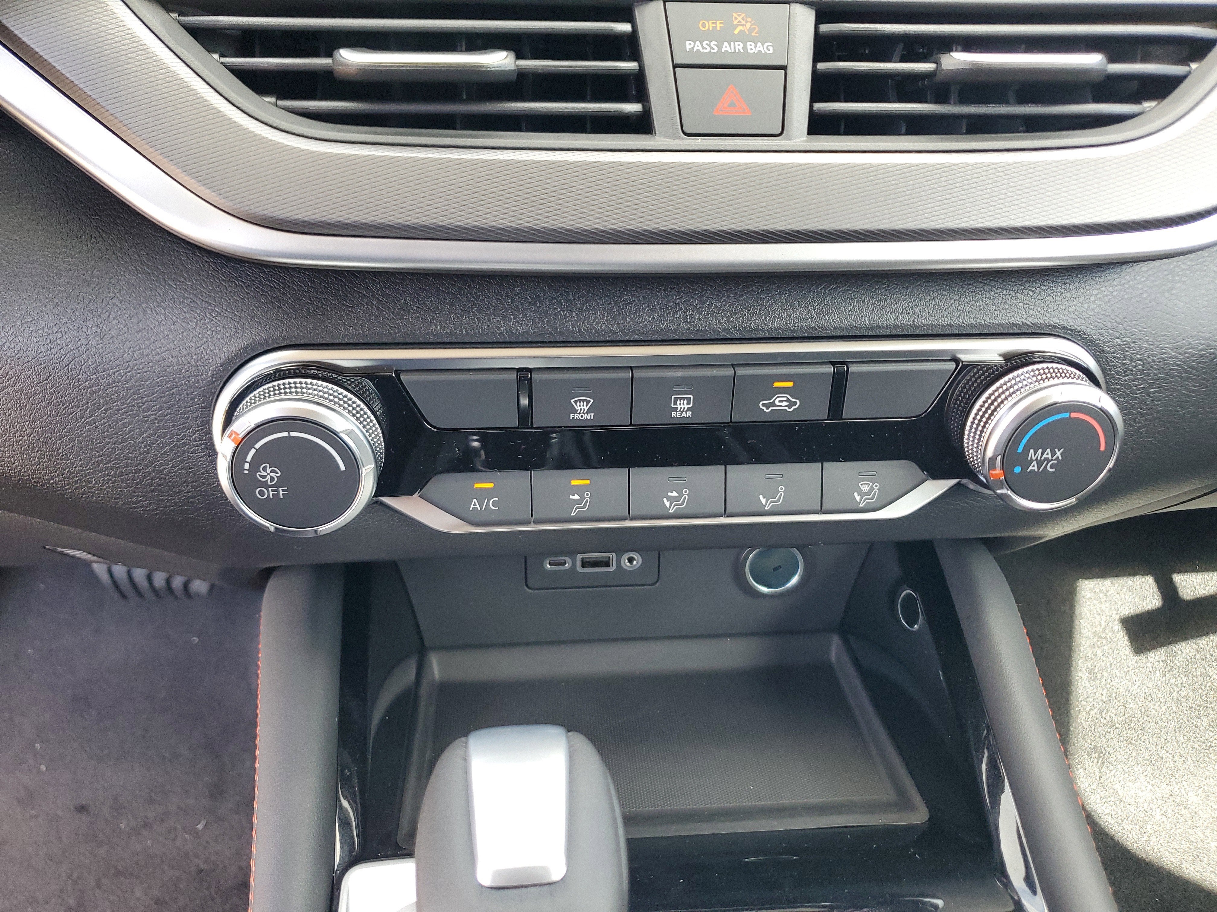 2025 Nissan Altima SR