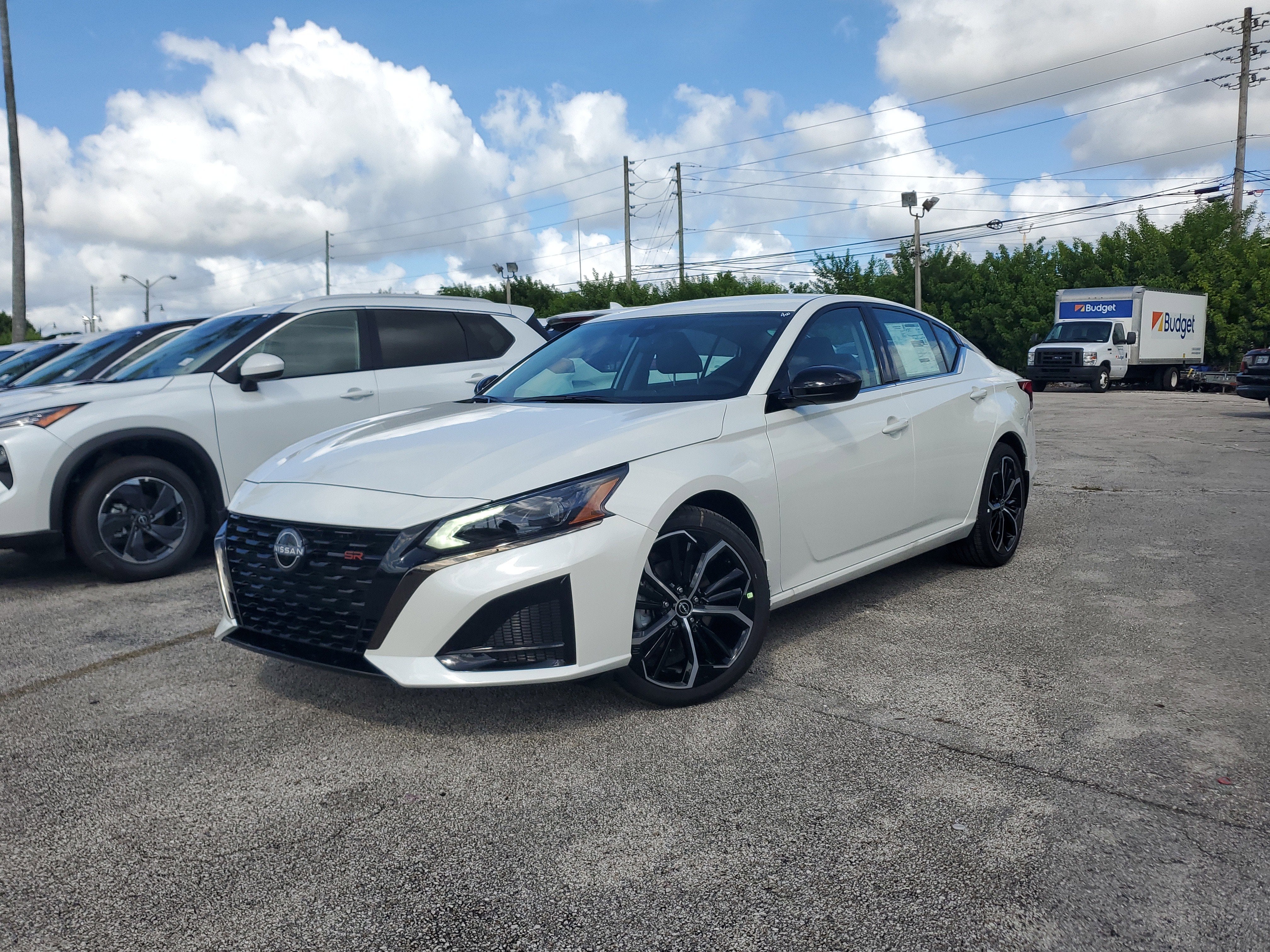 2025 Nissan Altima SR