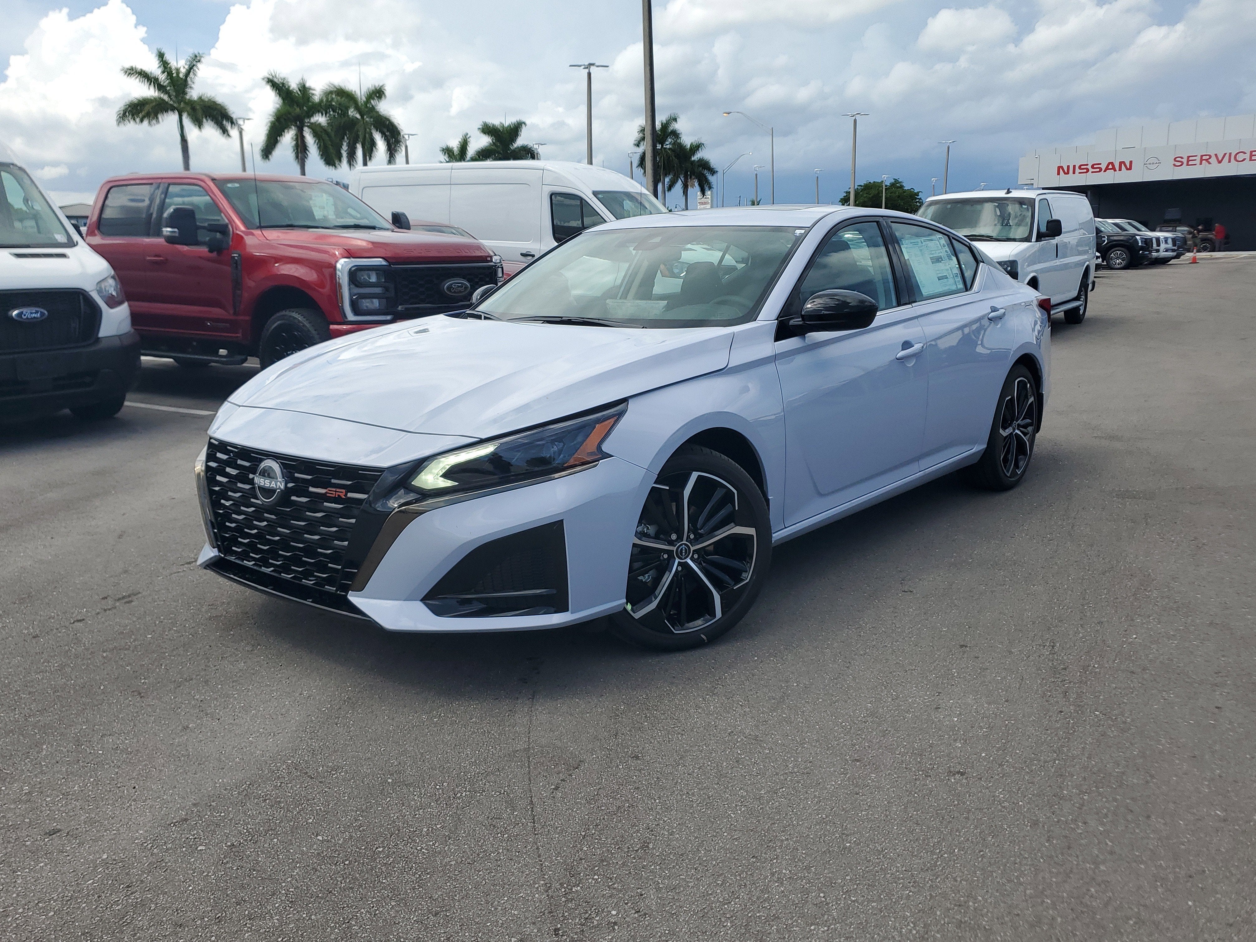 2025 Nissan Altima SR