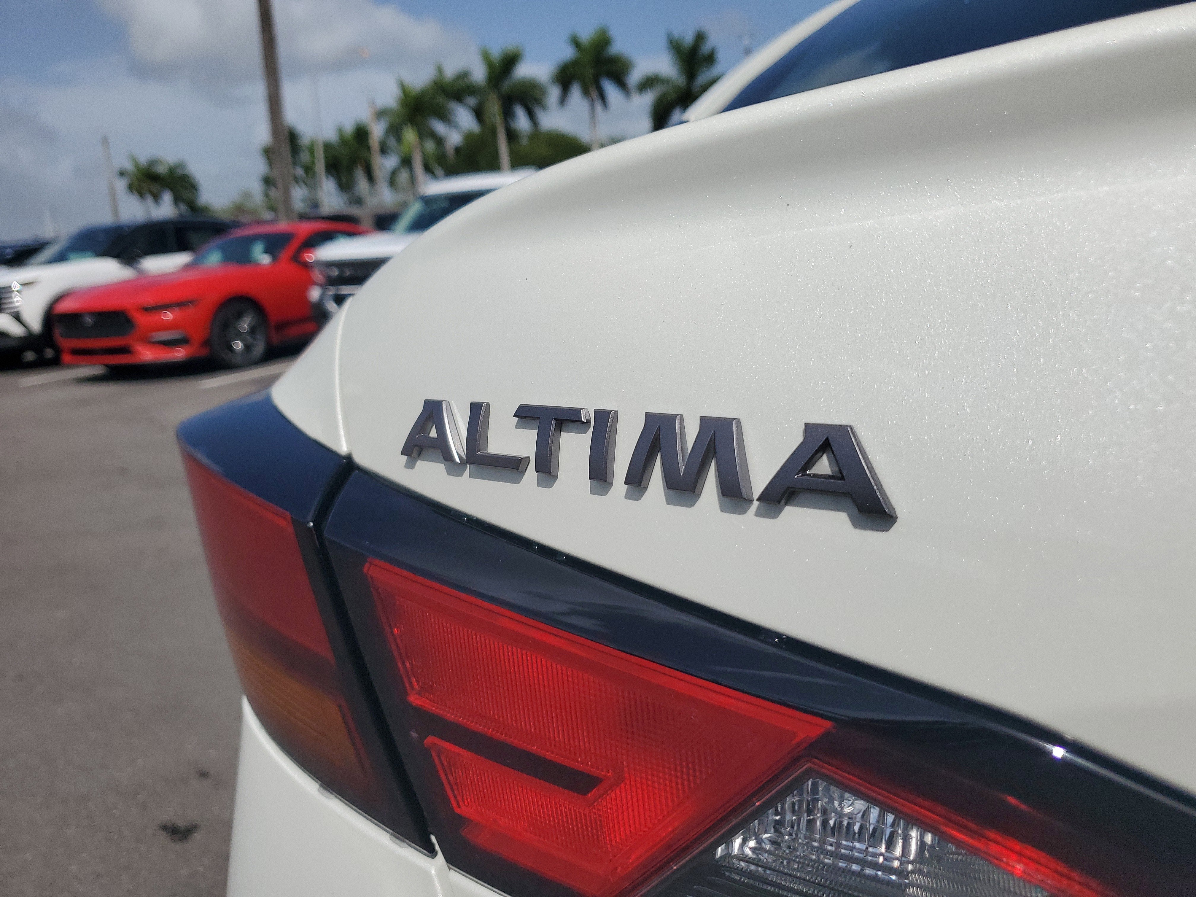 2025 Nissan Altima SR