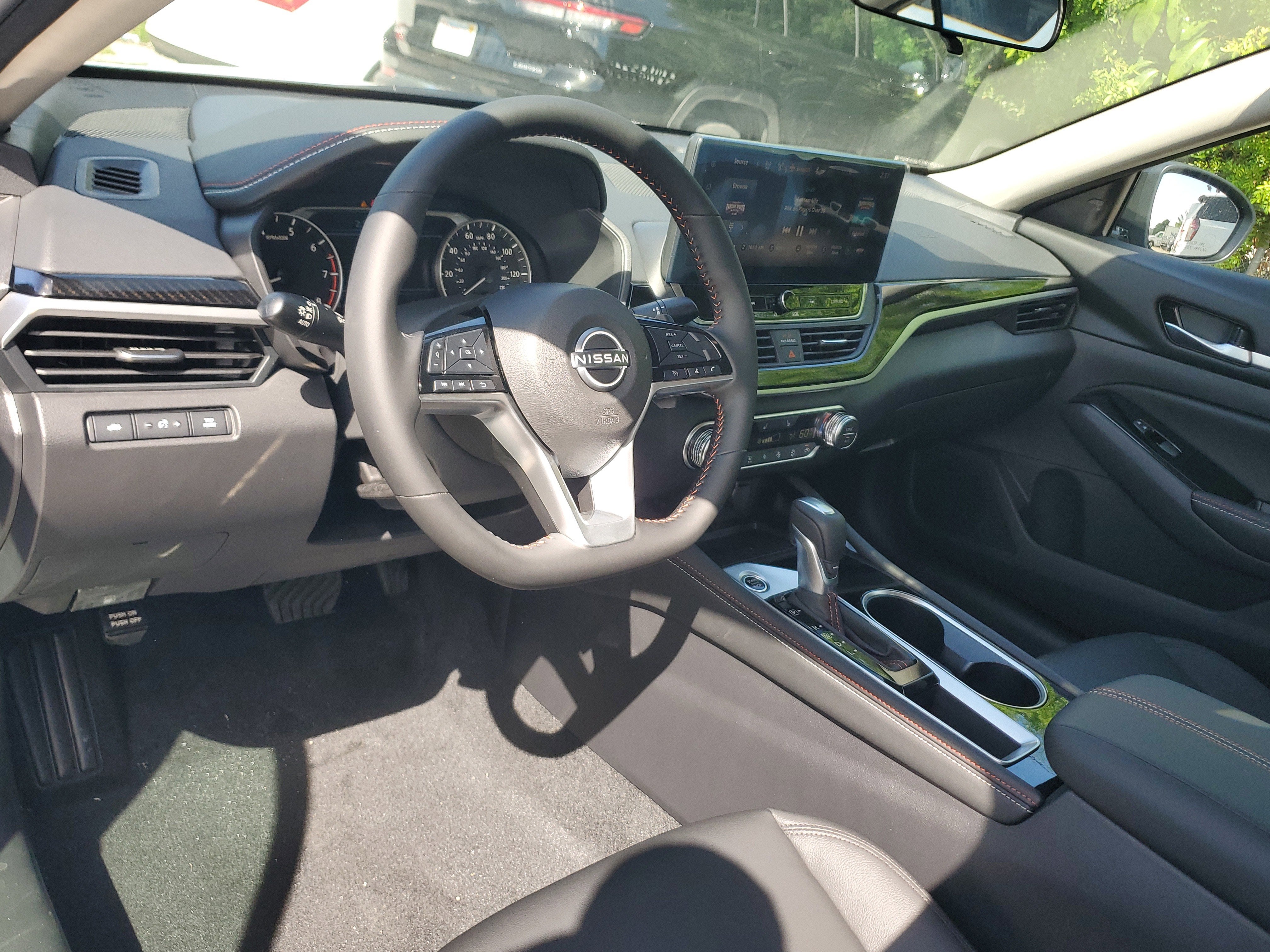 2025 Nissan Altima SR