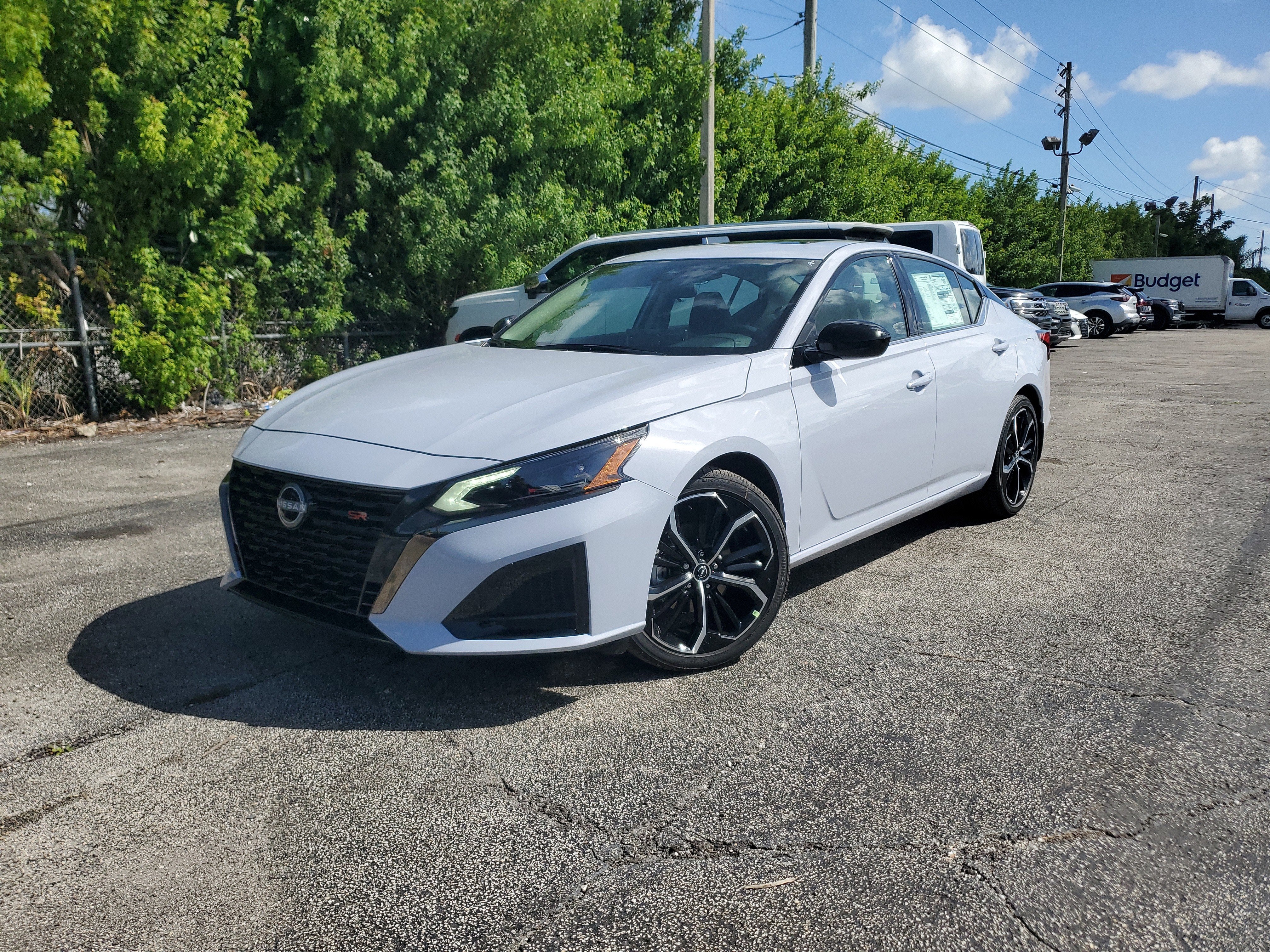 2025 Nissan Altima SR