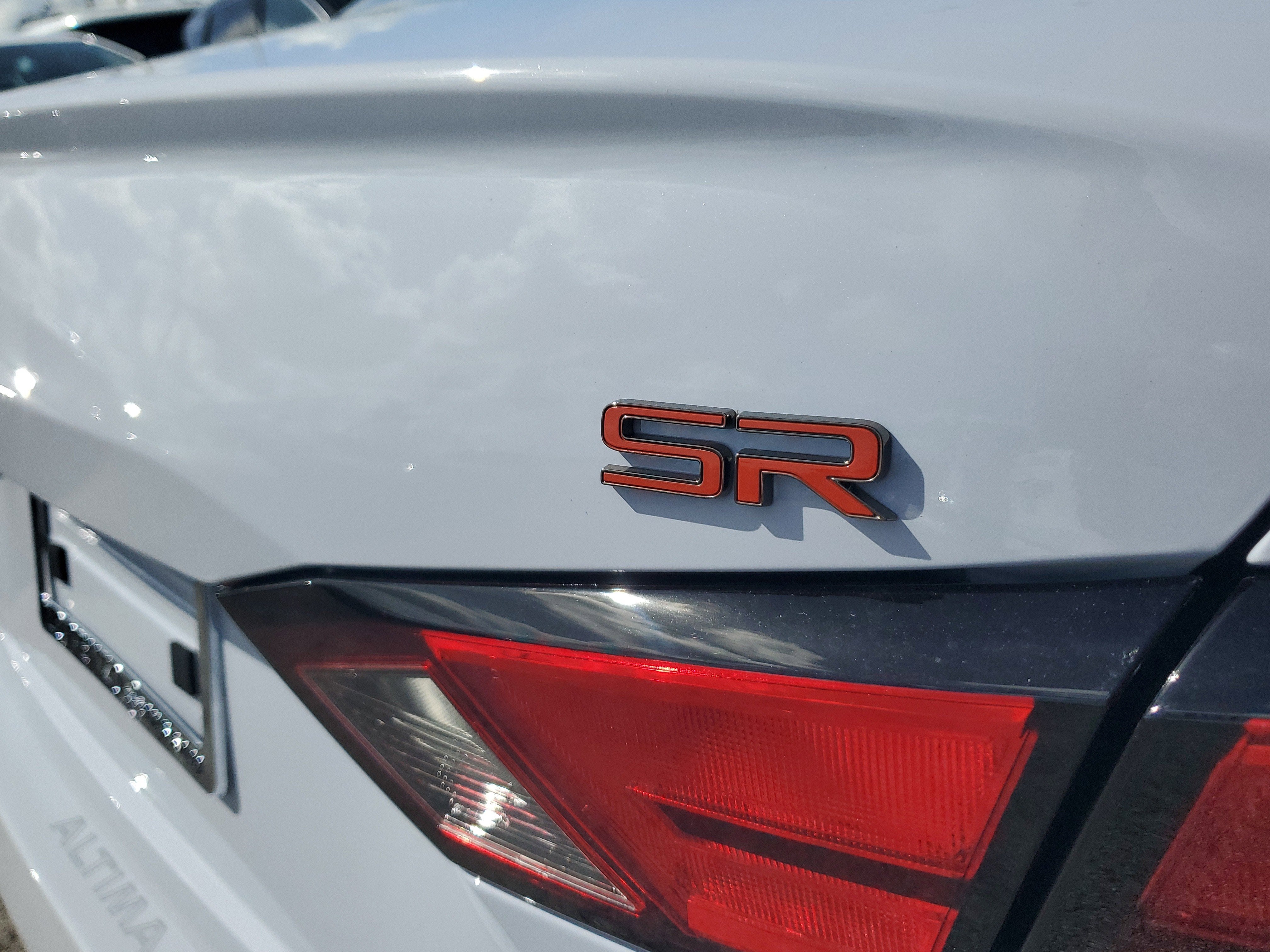 2025 Nissan Altima SR