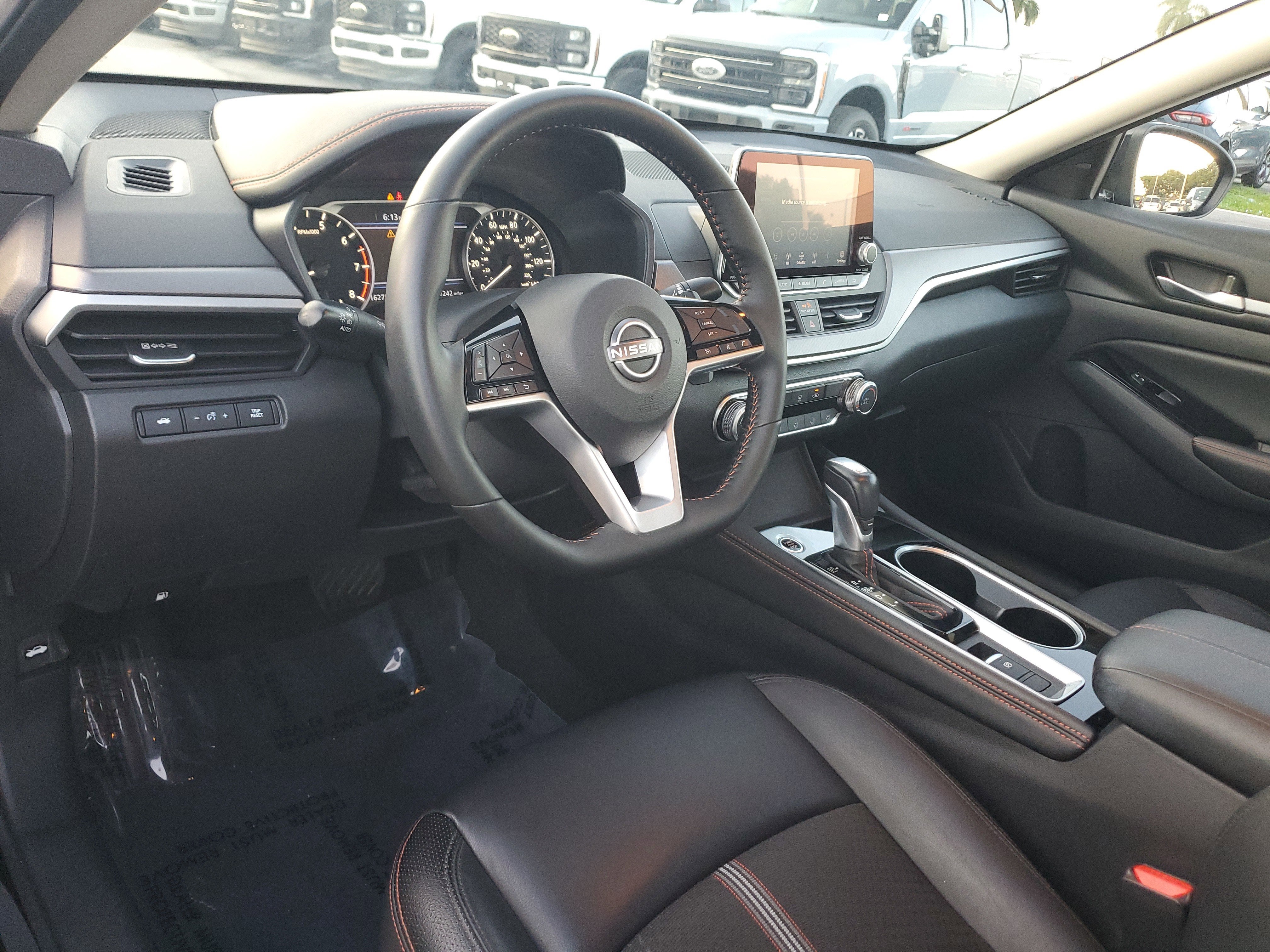 2025 Nissan Altima SR