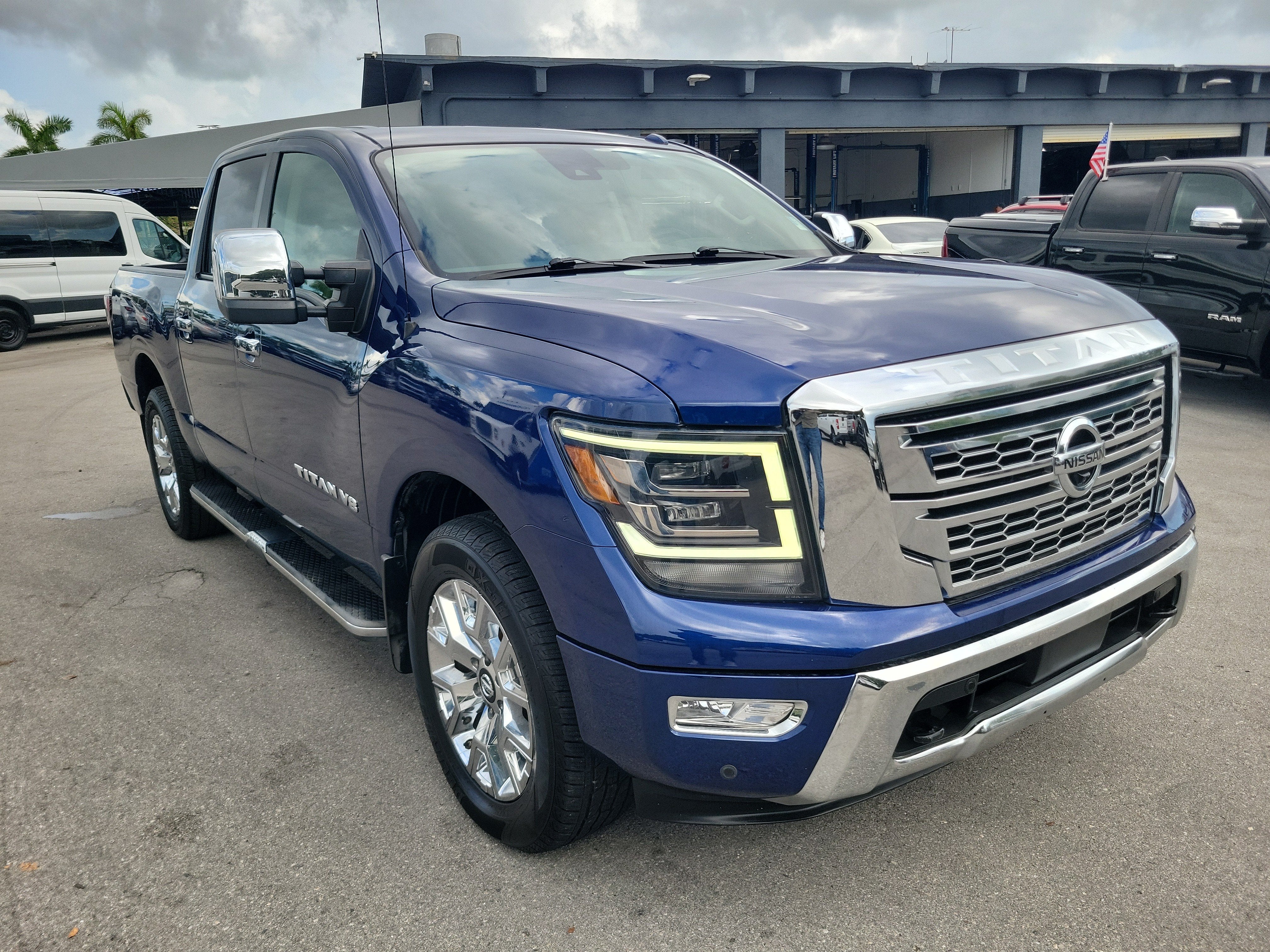 2020 Nissan Titan SL 4WD