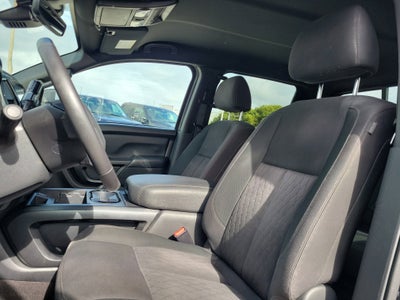 2023 Nissan Titan SV