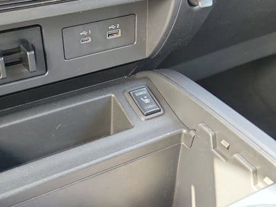 2023 Nissan Titan SV