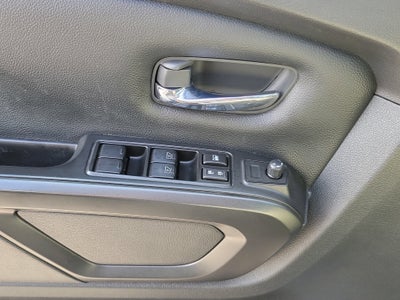 2023 Nissan Titan SV