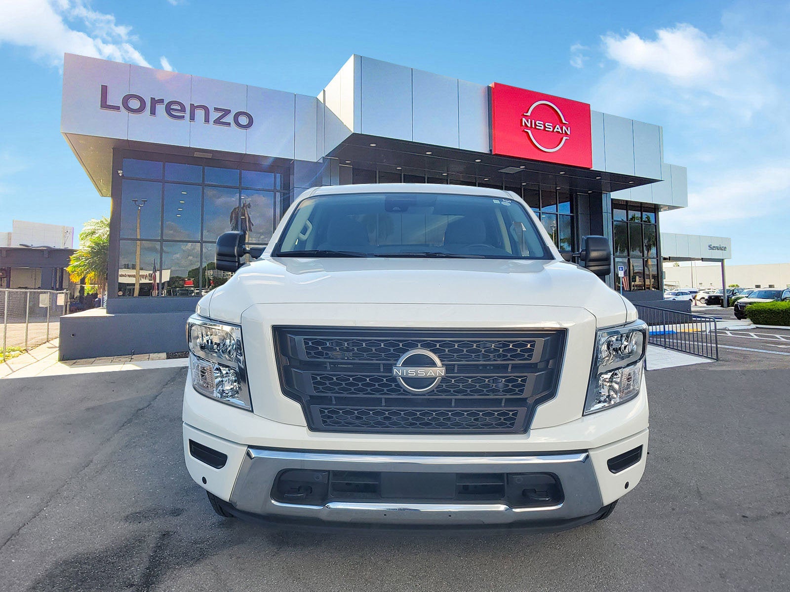 2024 Nissan TITAN Crew Cab SV