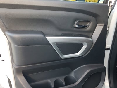 2024 Nissan TITAN Crew Cab SV