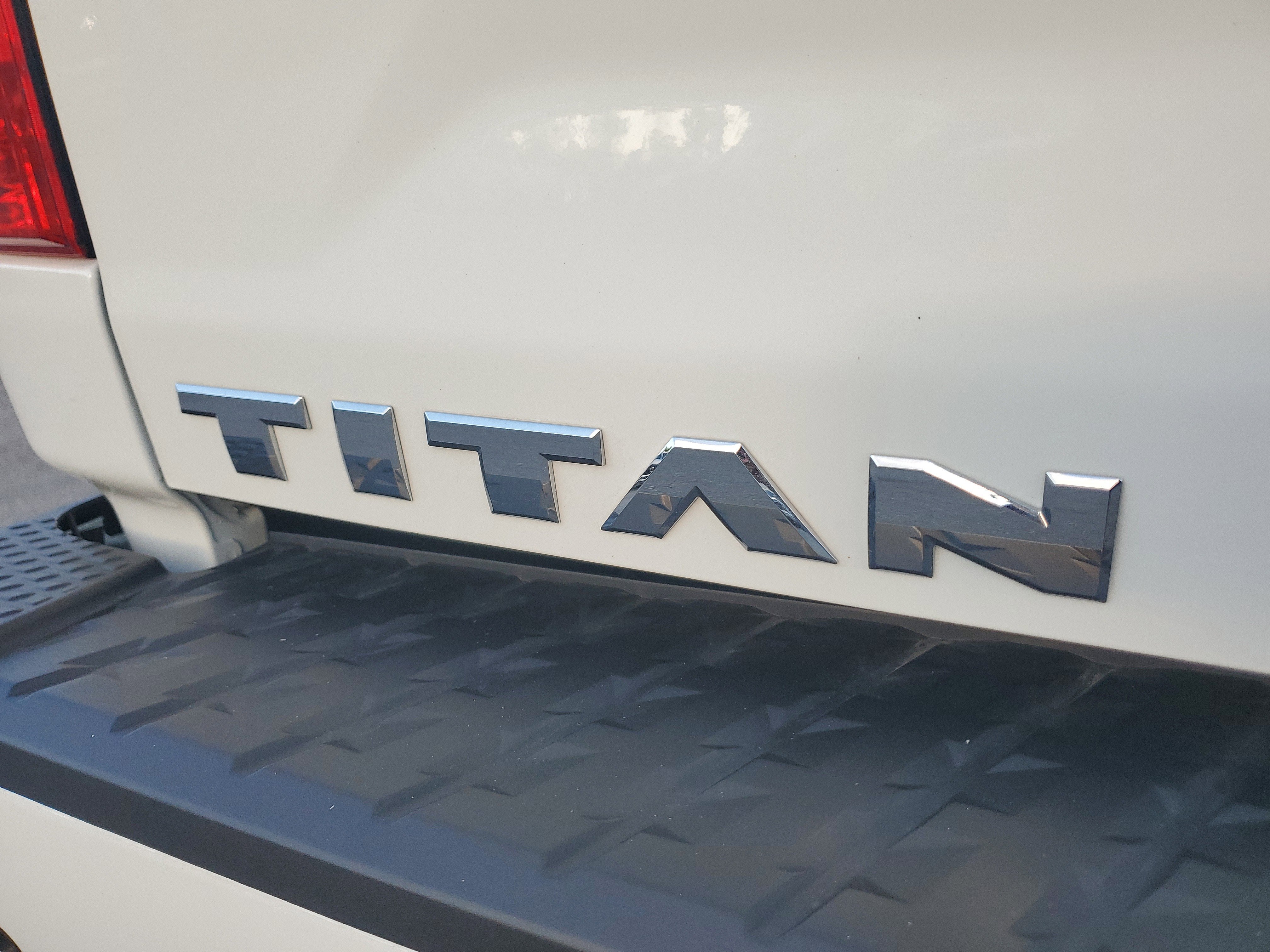 2024 Nissan TITAN Crew Cab SV