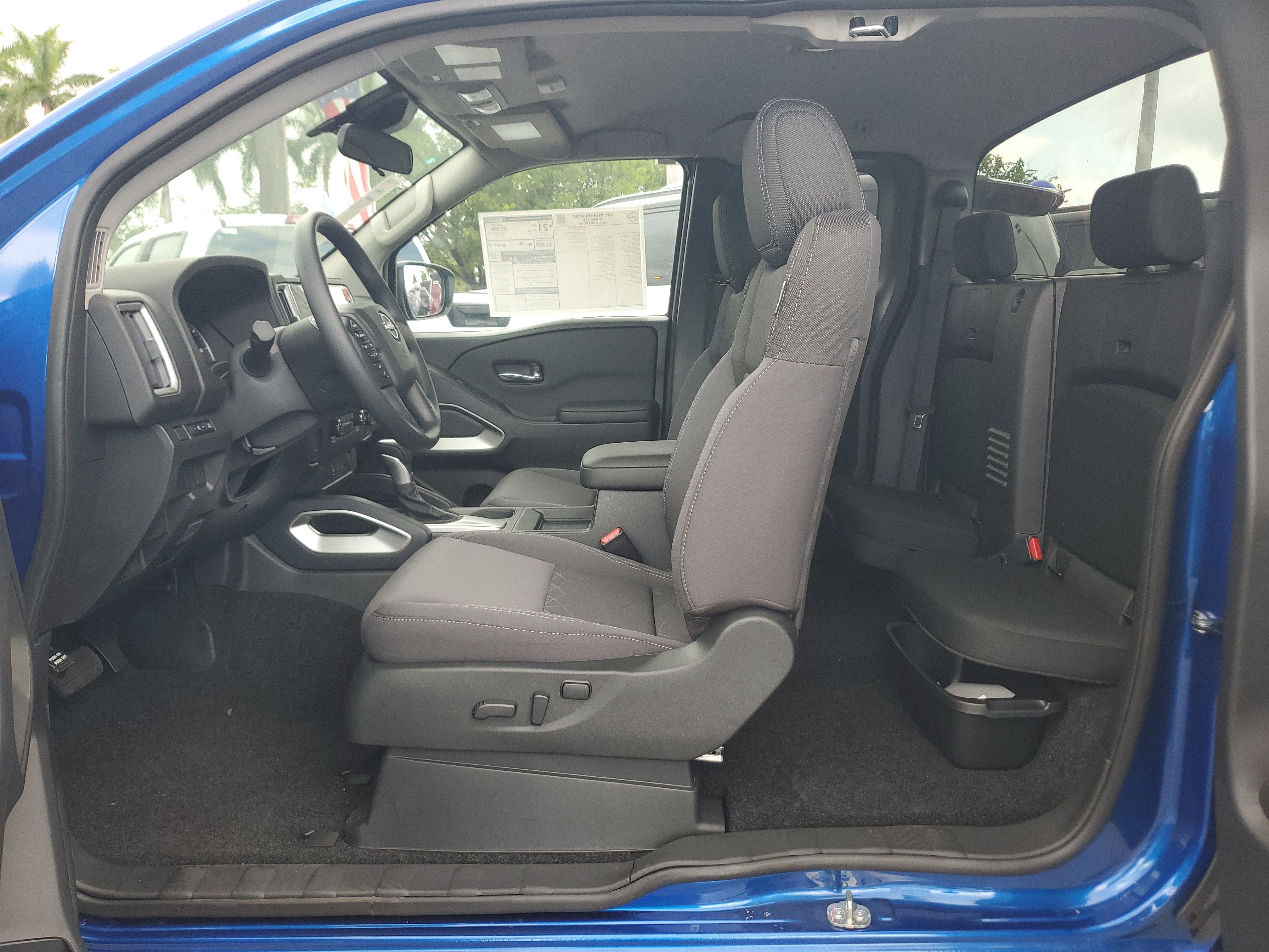 2025 Nissan Frontier King Cab® SV