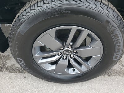 2025 Nissan Frontier SV