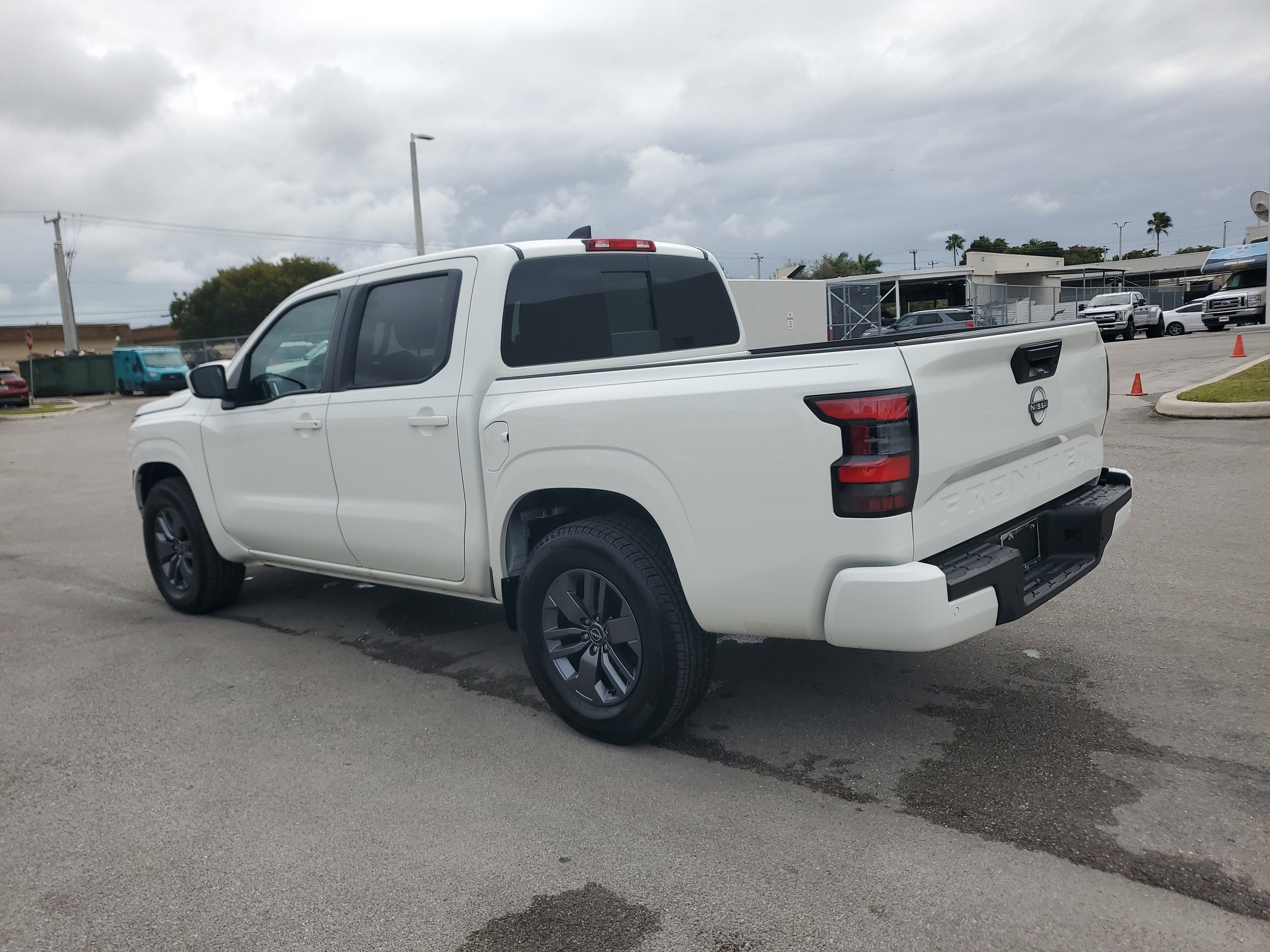 2025 Nissan Frontier SV