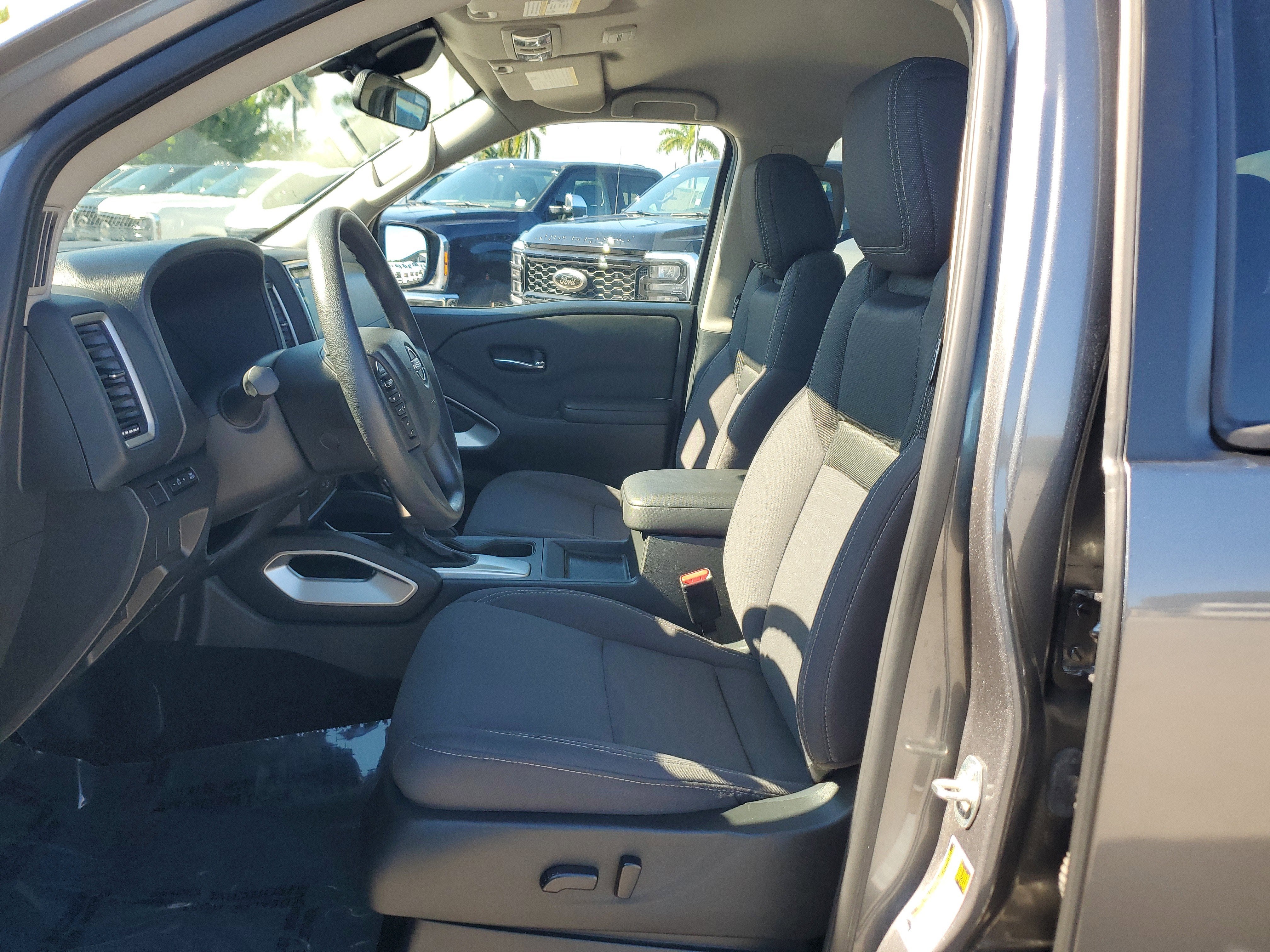 2024 Nissan Frontier Crew Cab SV