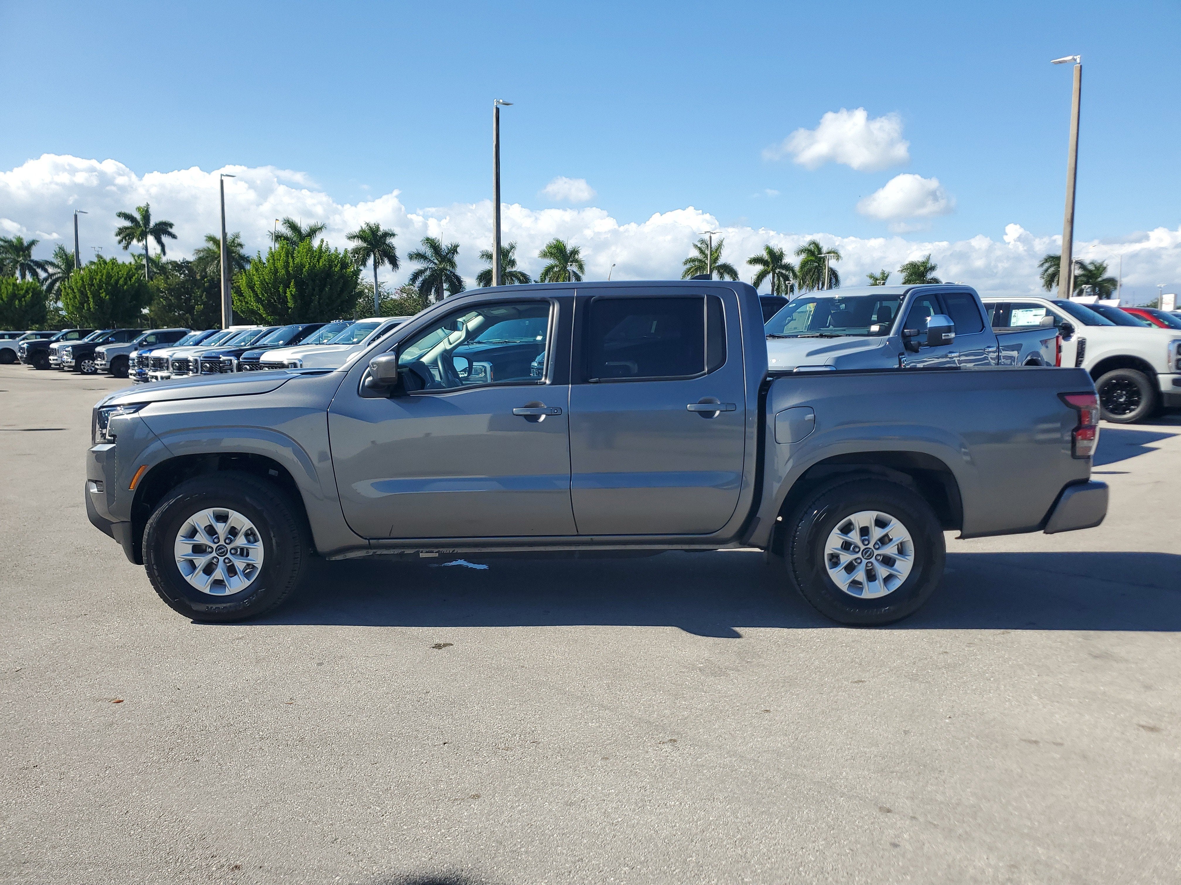 2024 Nissan Frontier Crew Cab SV