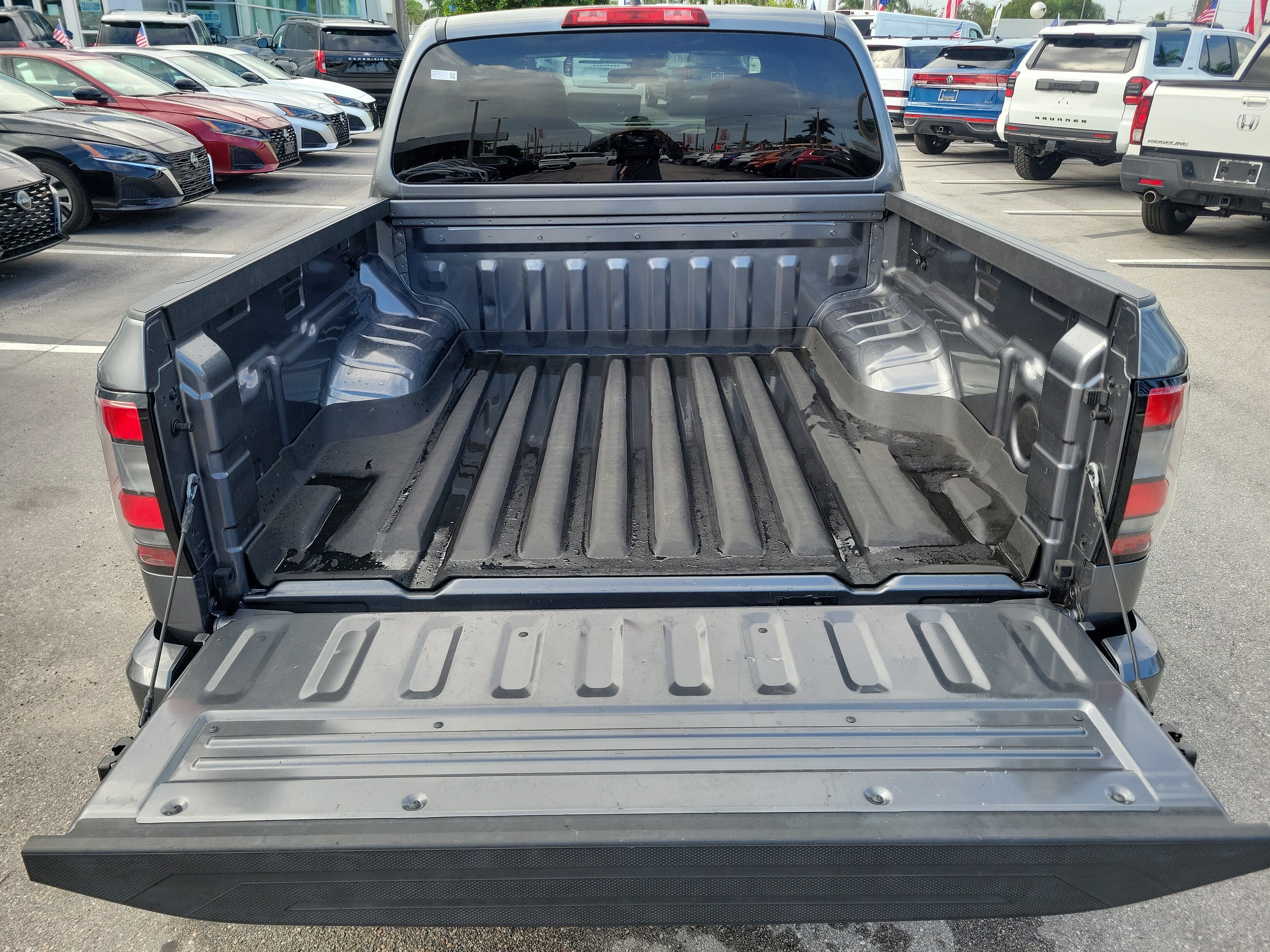 2023 Nissan Frontier SV