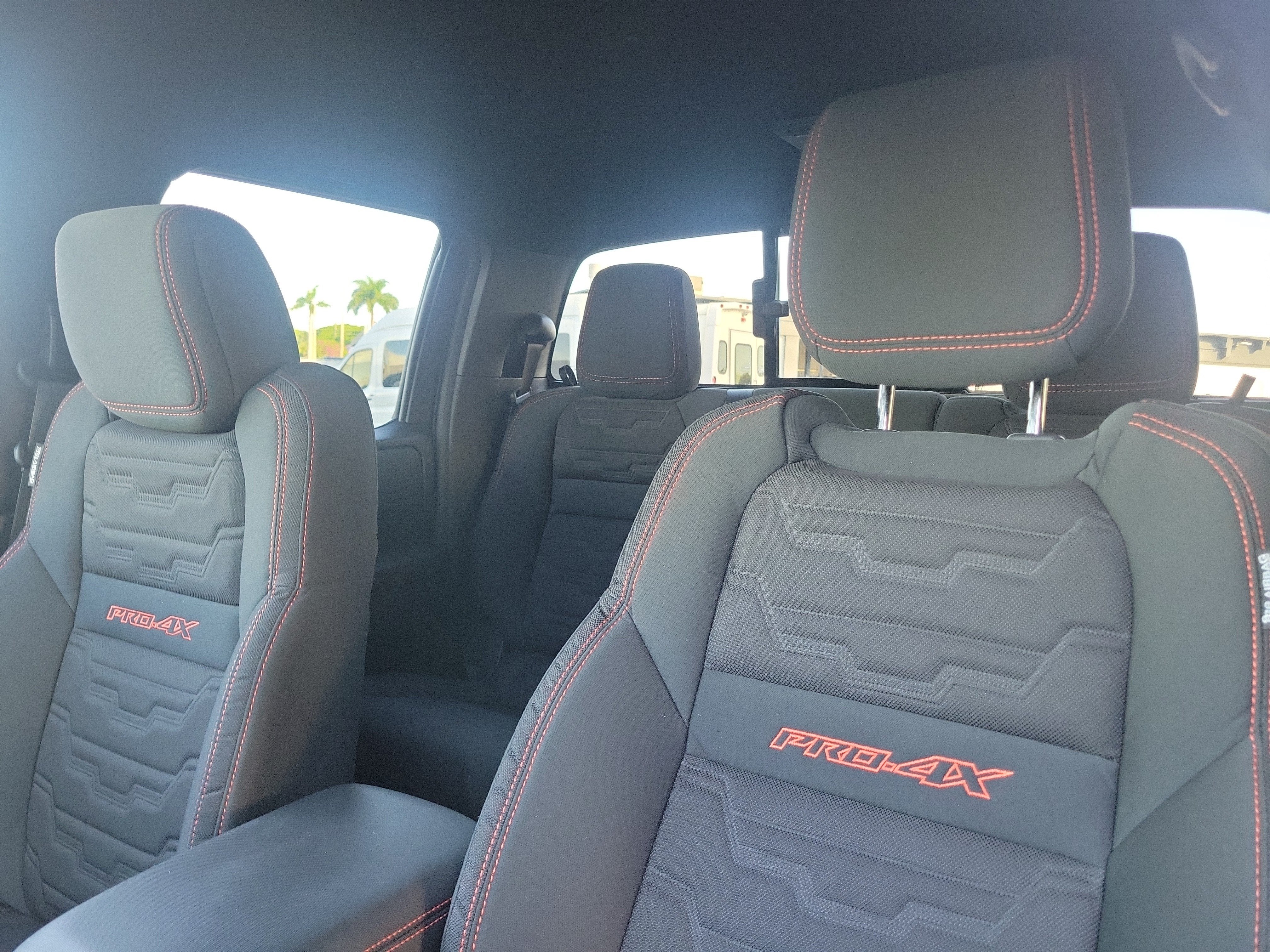 2024 Nissan Frontier PRO-4X 4WD