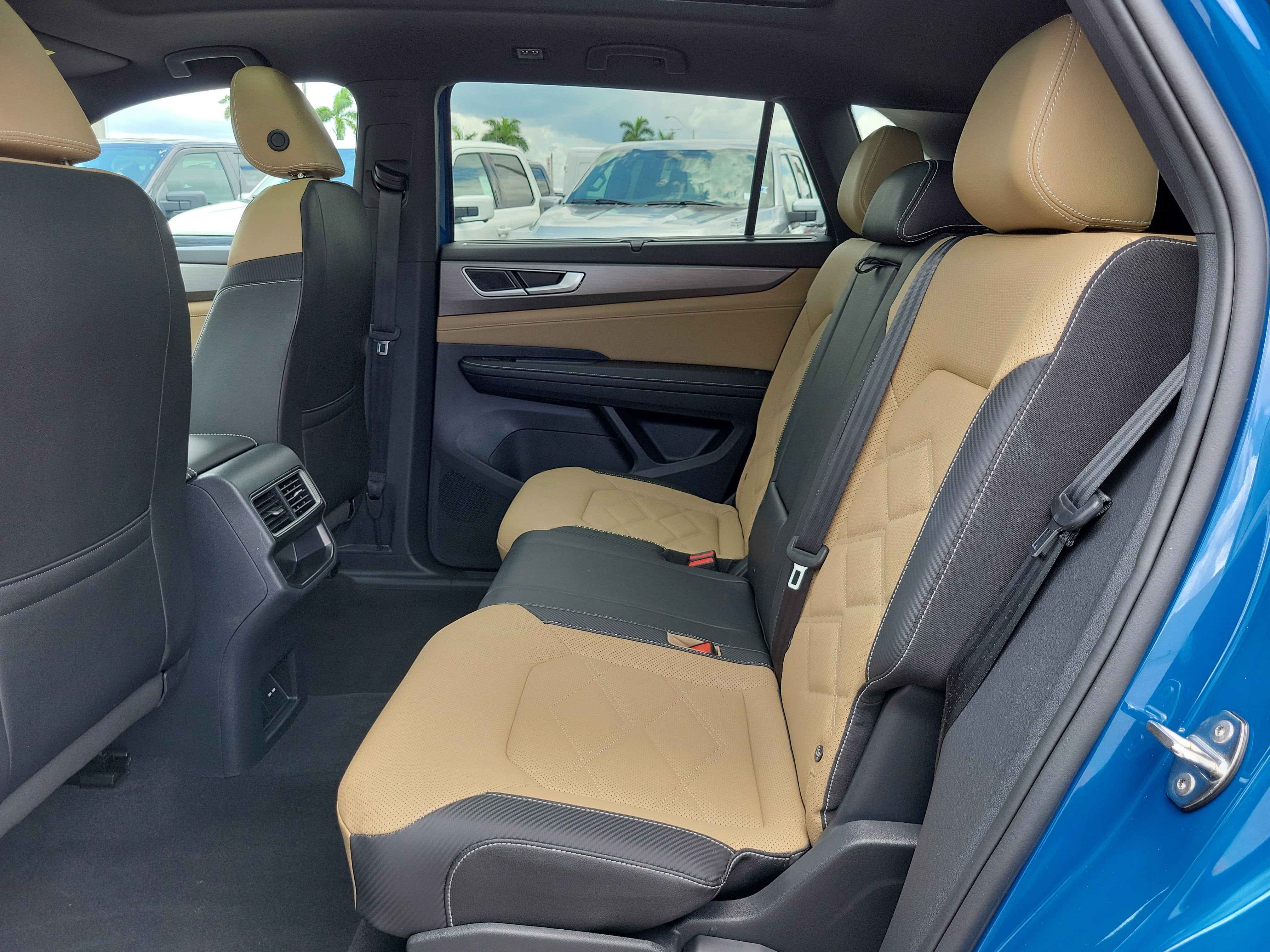 2025 Volkswagen Atlas Cross Sport 2.0T SE w/Technology