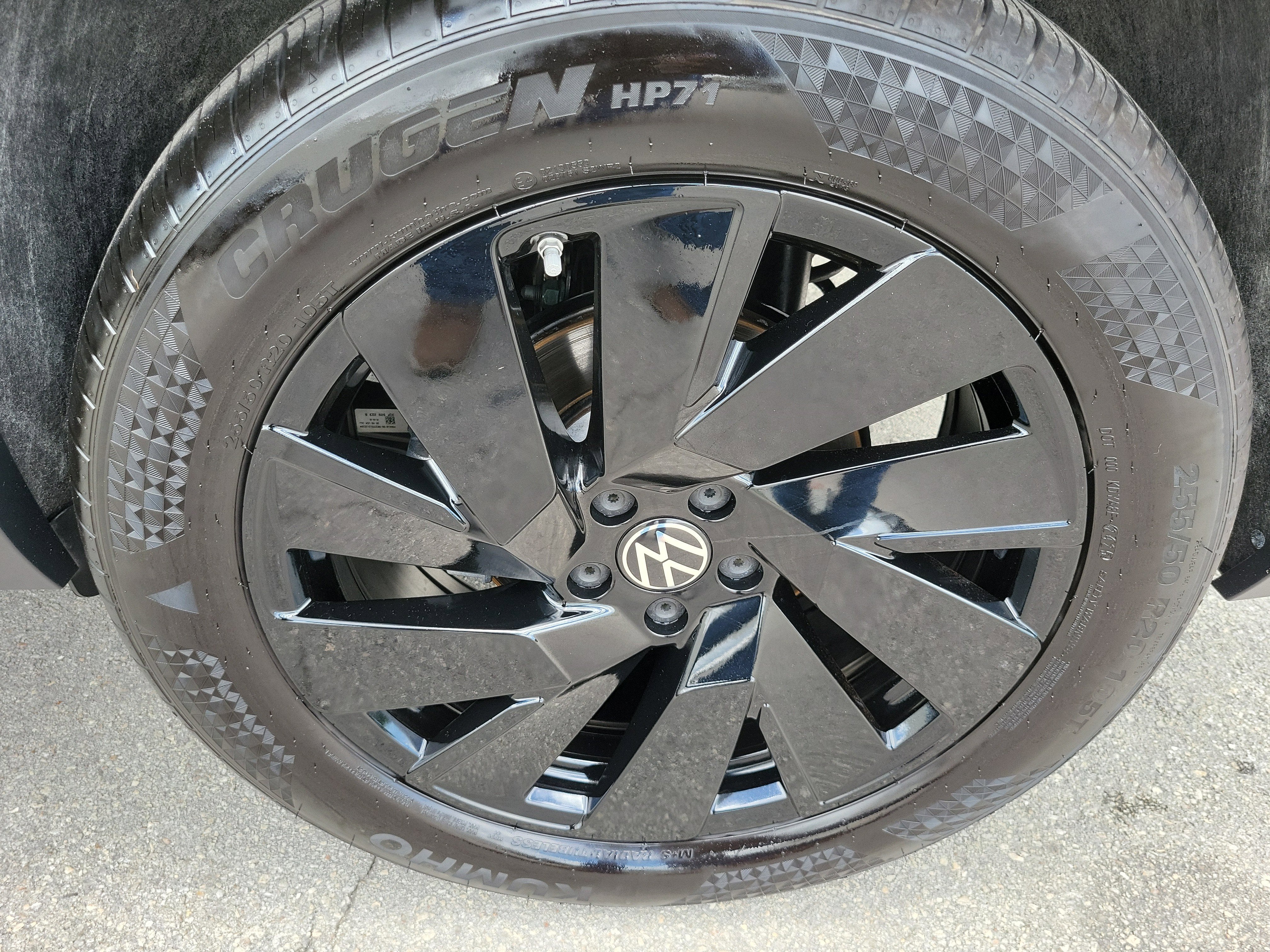 2025 Volkswagen Atlas Cross Sport 2.0T SE w/Technology