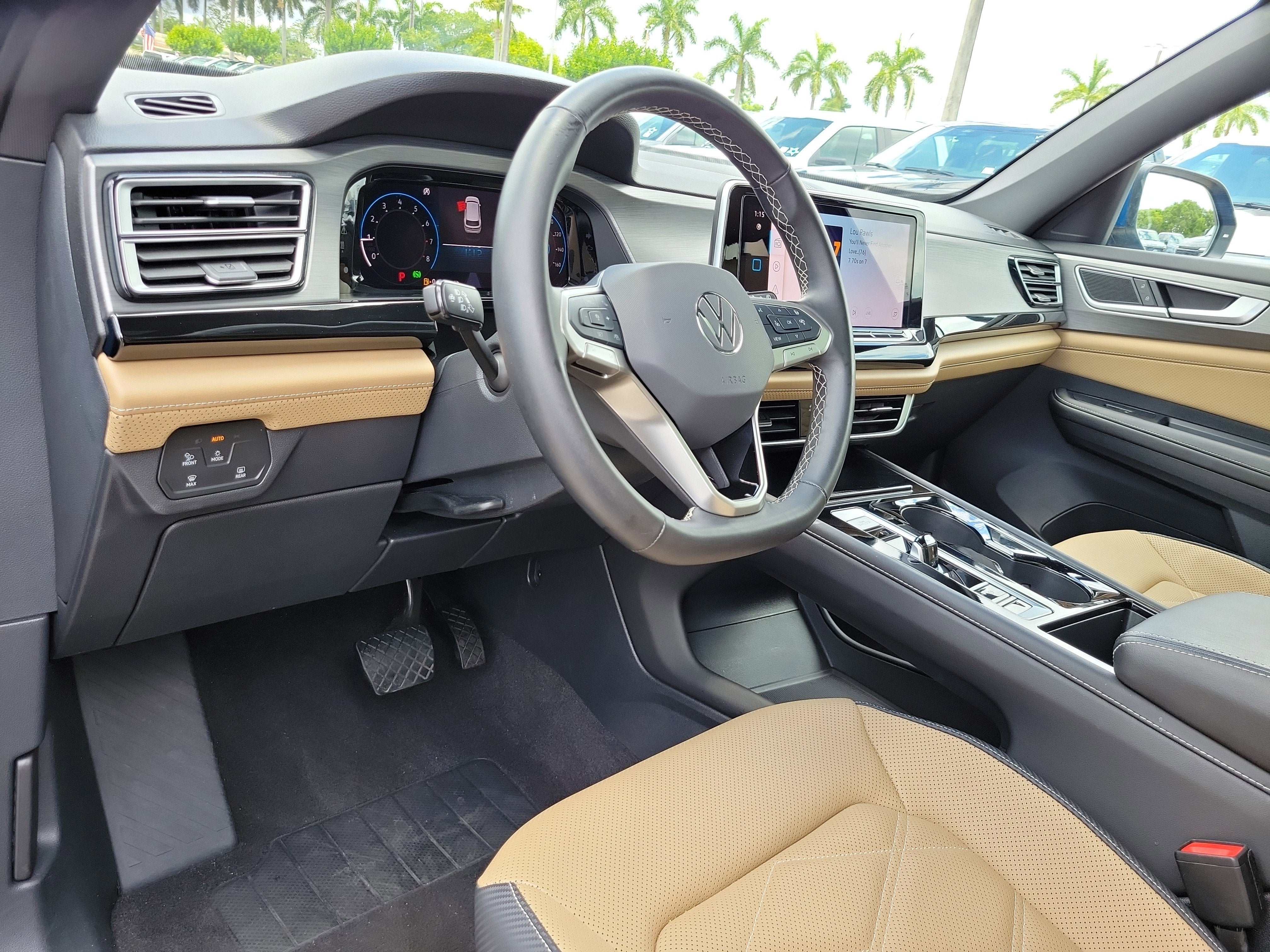 2025 Volkswagen Atlas Cross Sport 2.0T SE w/Technology