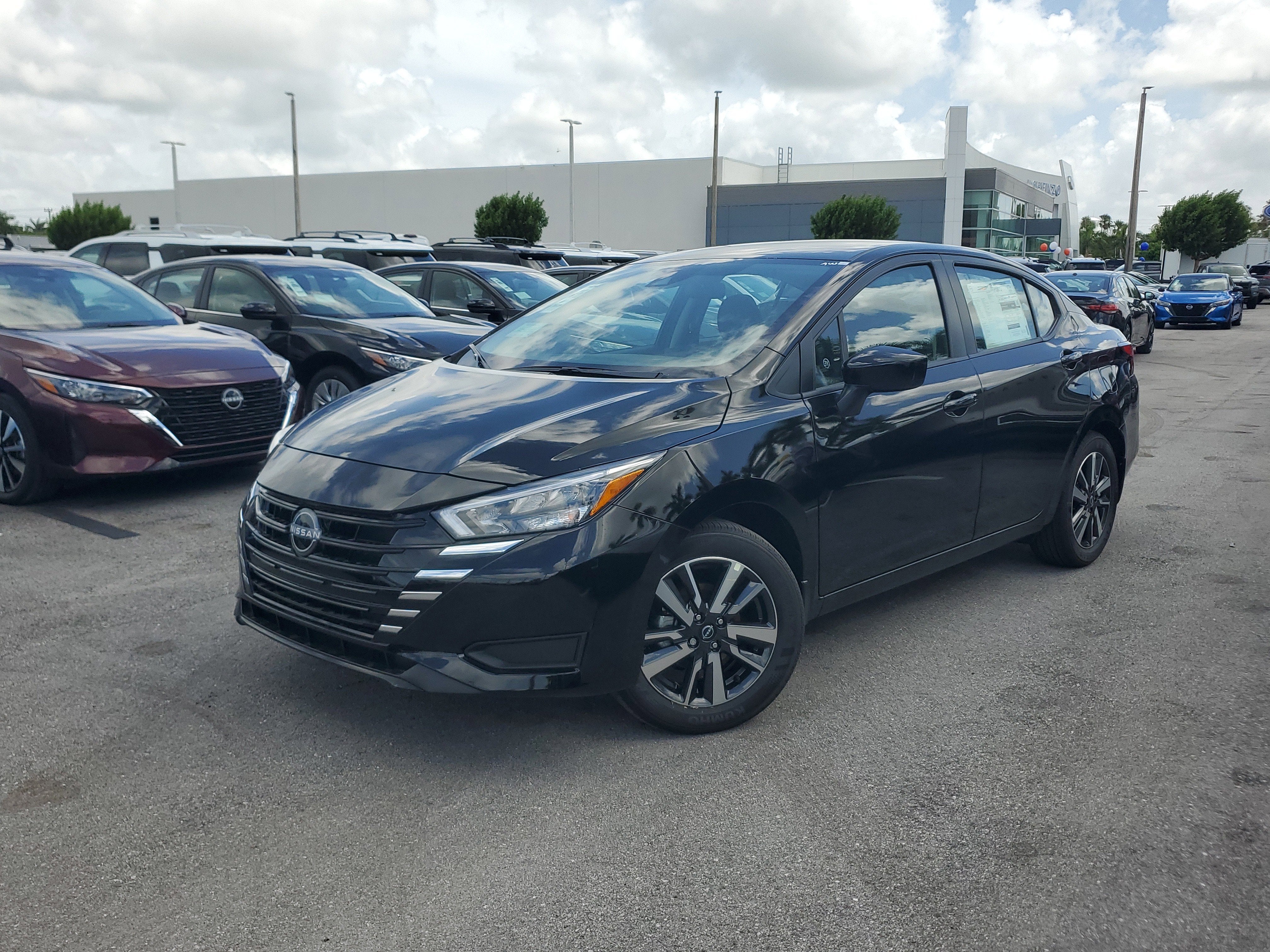 2025 Nissan Versa SV