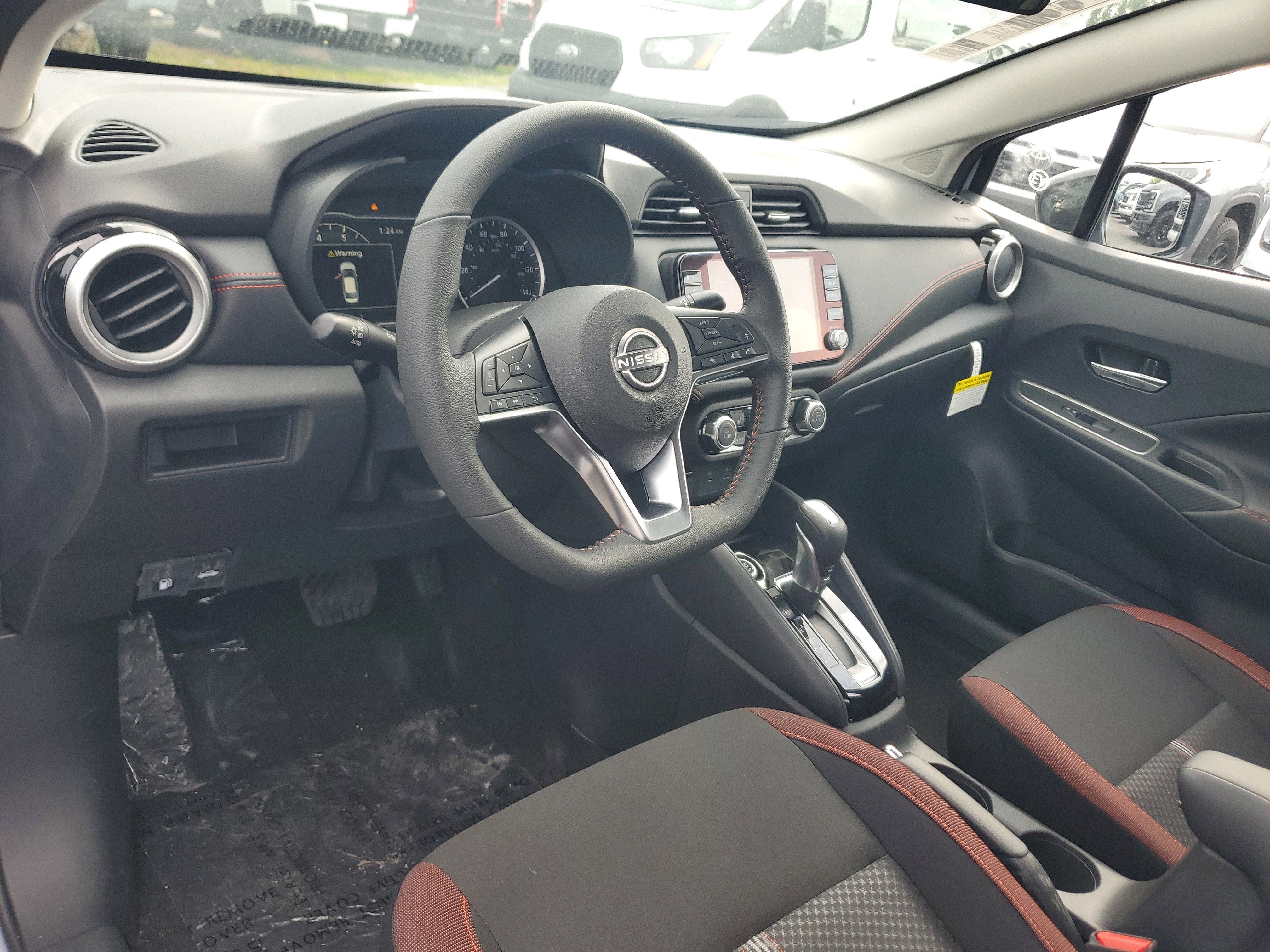 2025 Nissan Versa SR