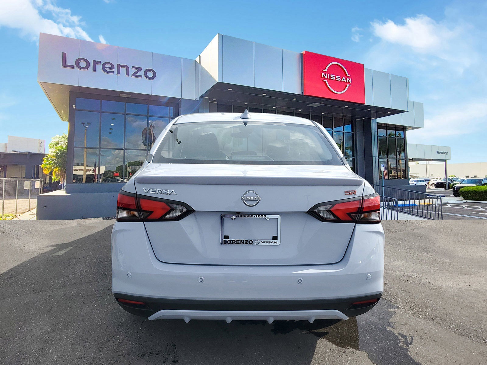 2025 Nissan Versa SR