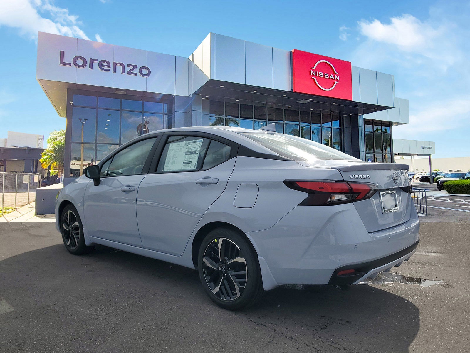 2025 Nissan Versa SR