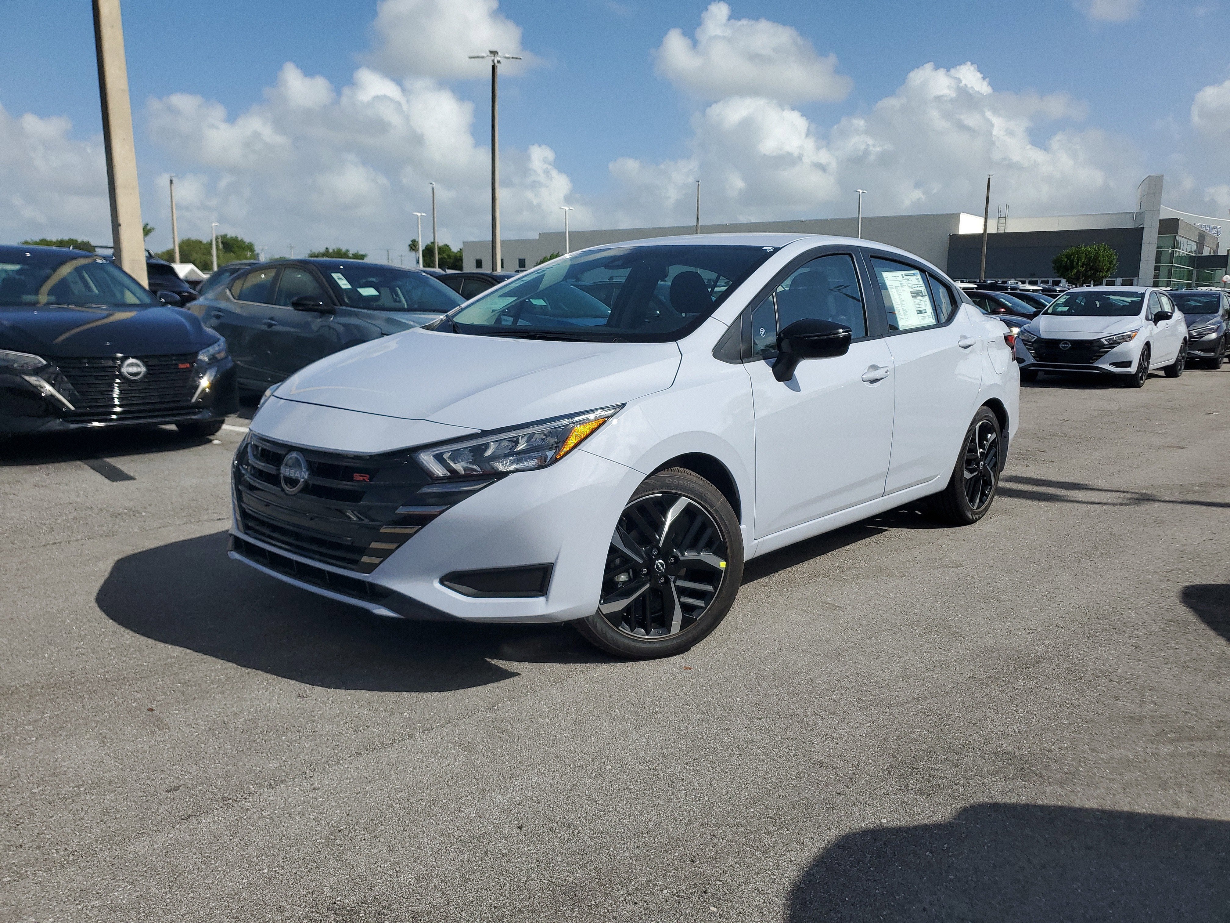 2025 Nissan Versa SR