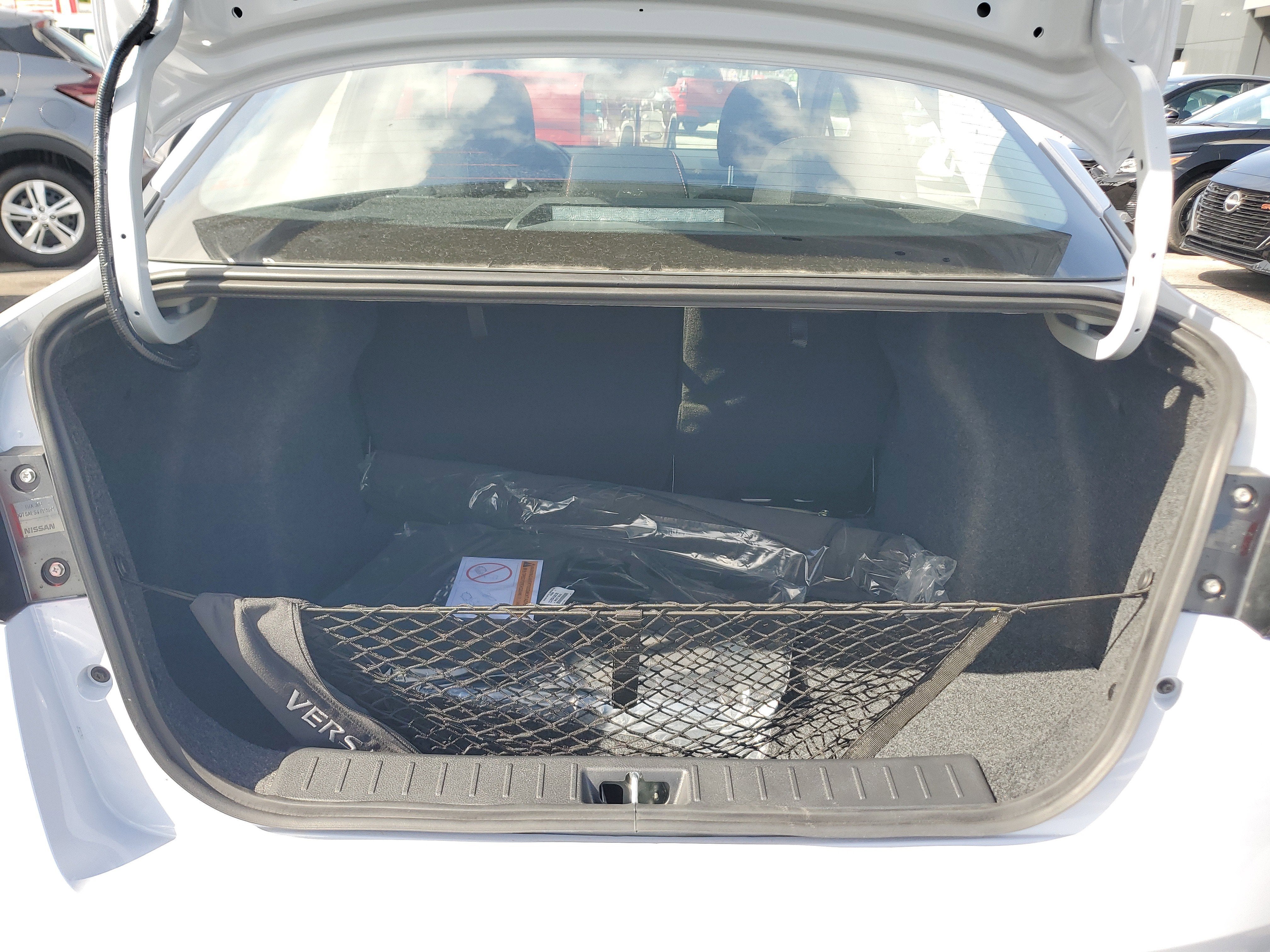 2025 Nissan Versa SR