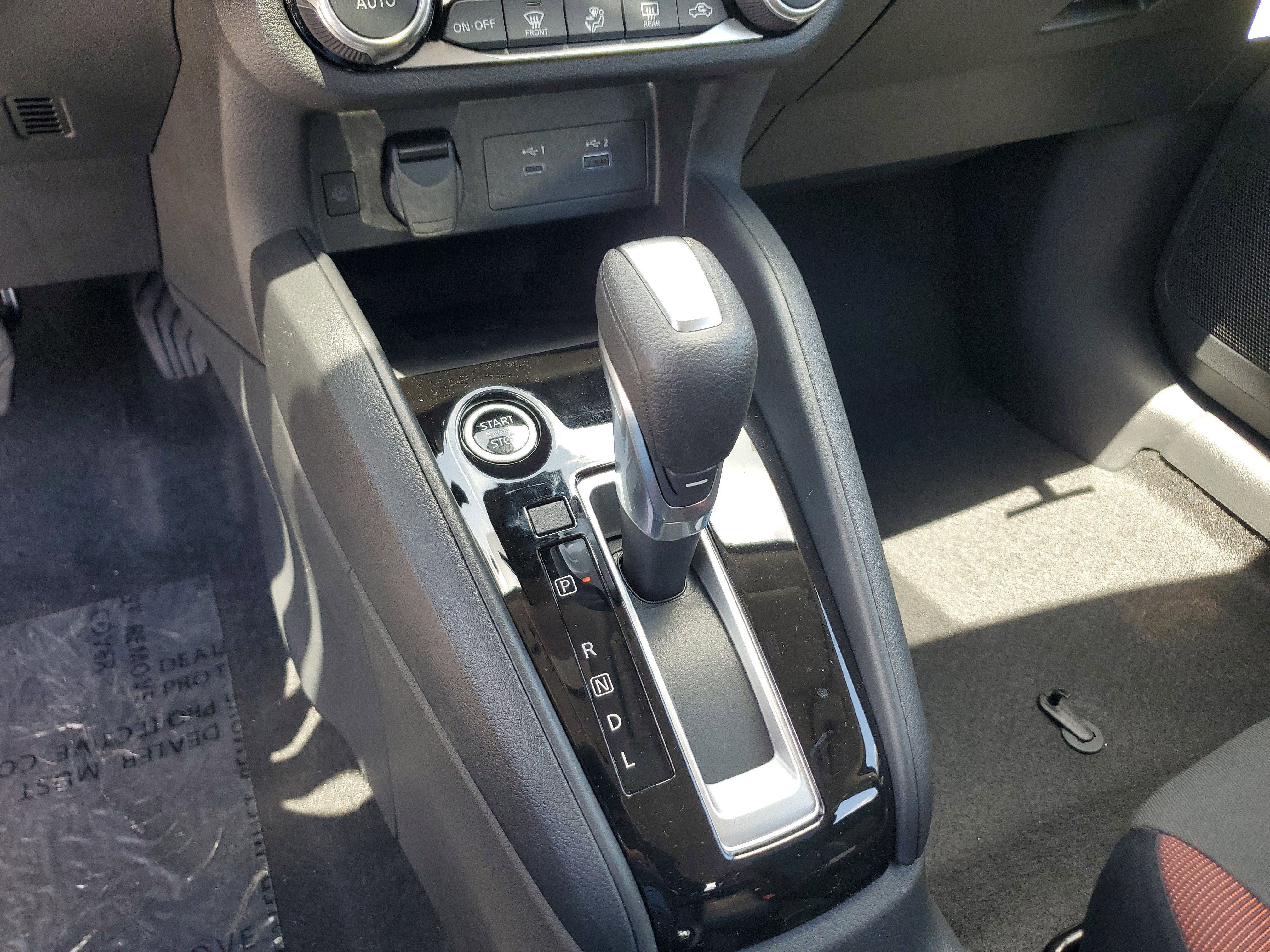 2025 Nissan Versa SR