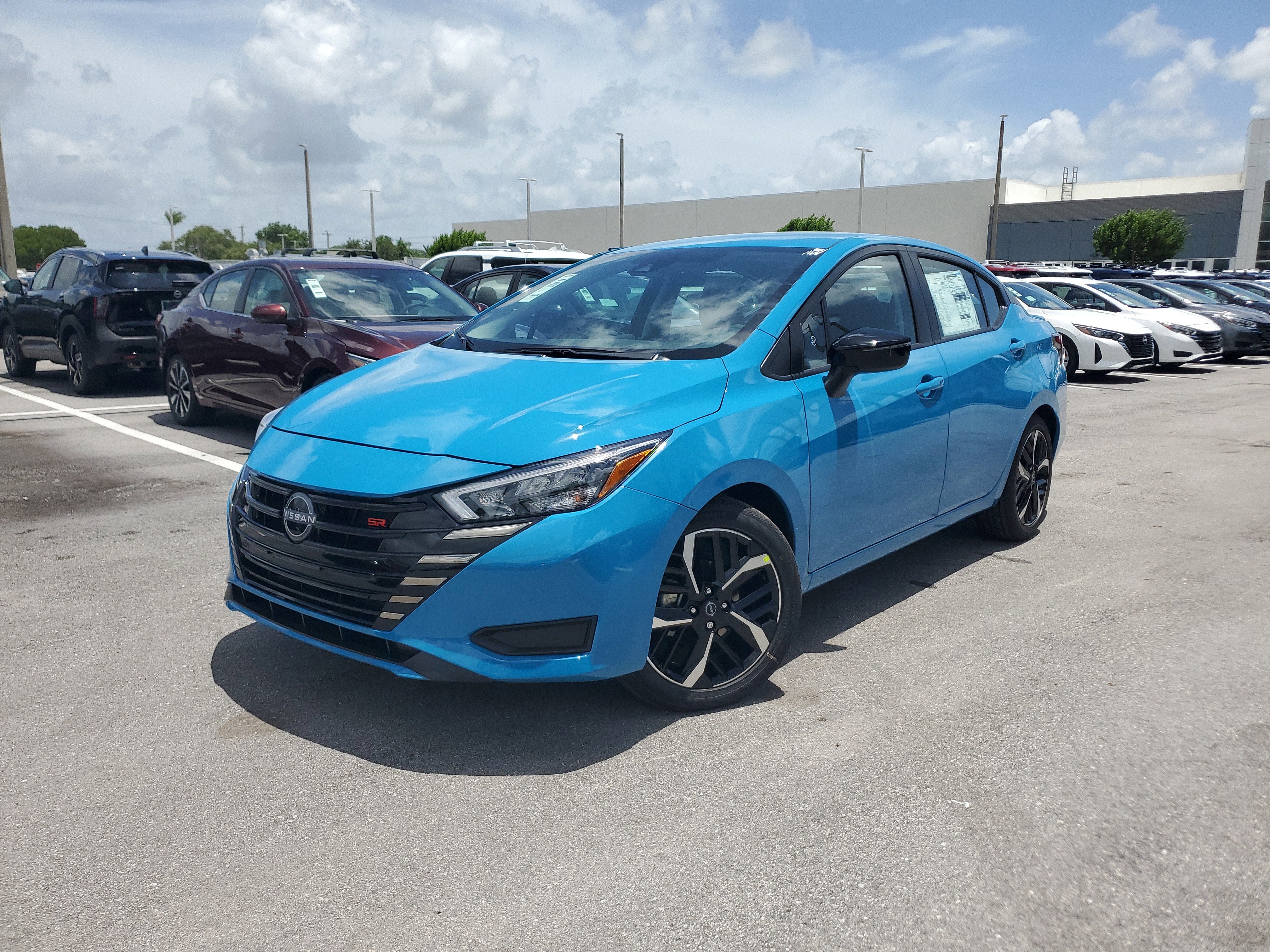 2025 Nissan Versa SR
