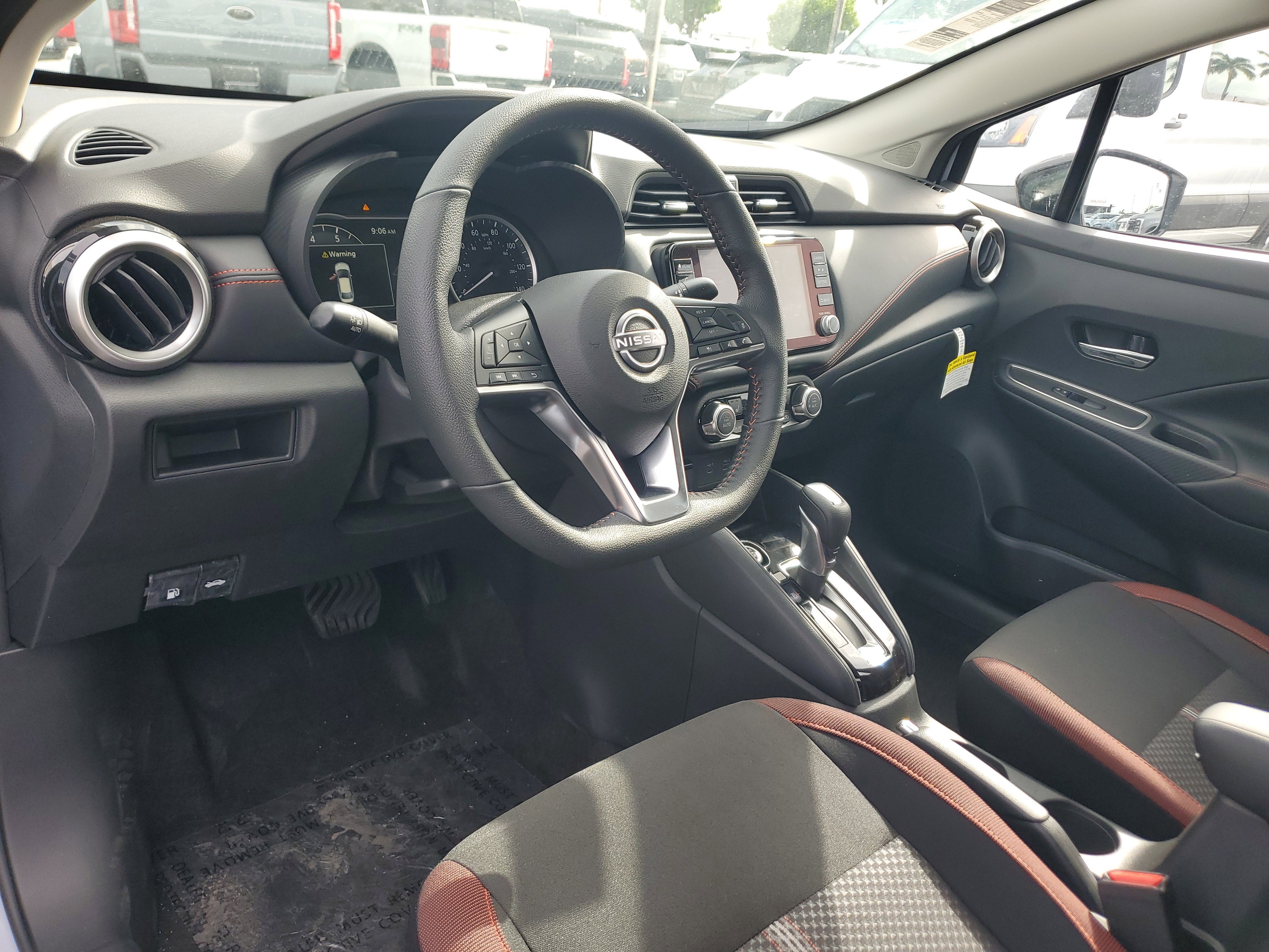 2025 Nissan Versa SR