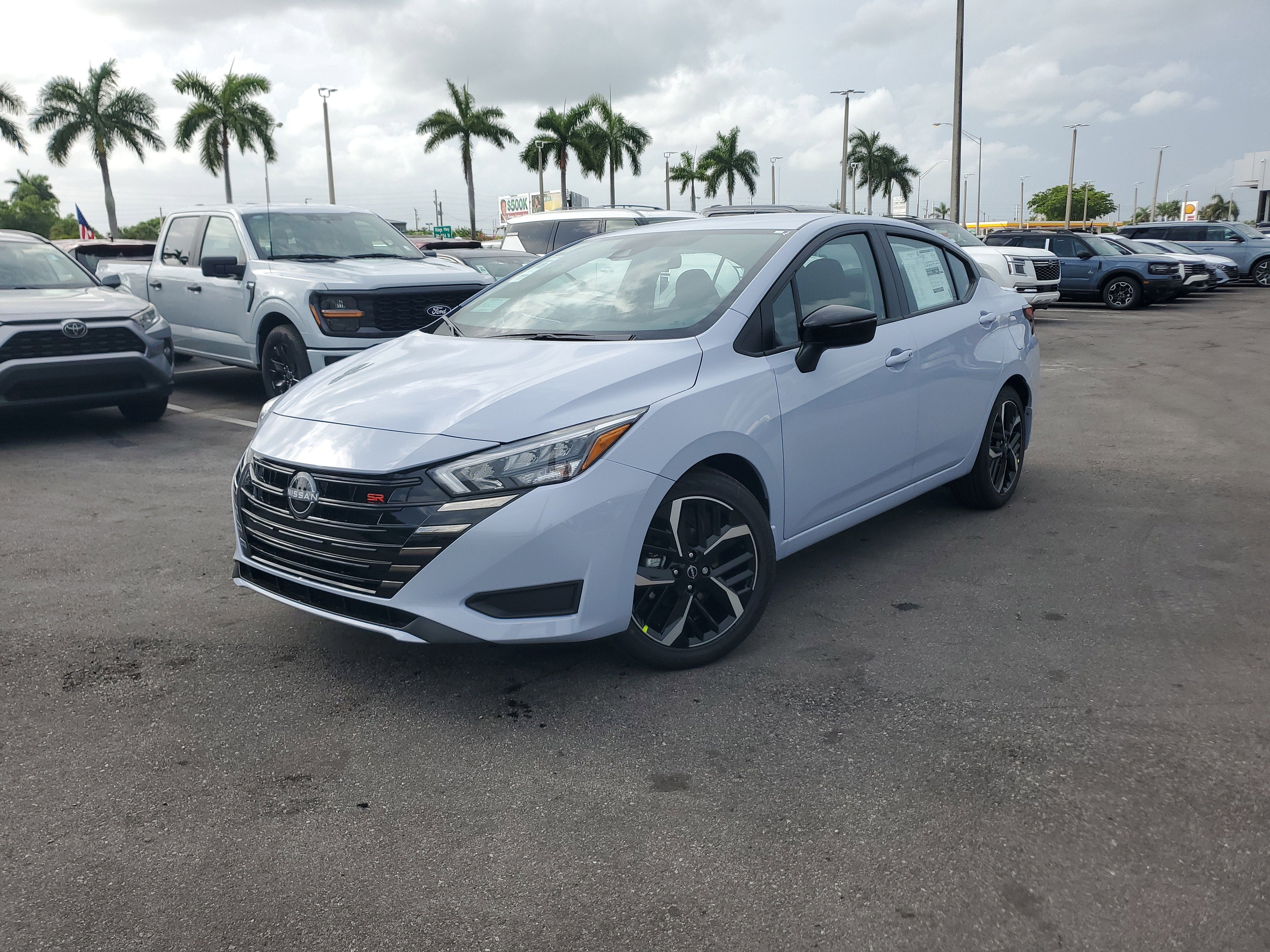 2025 Nissan Versa SR