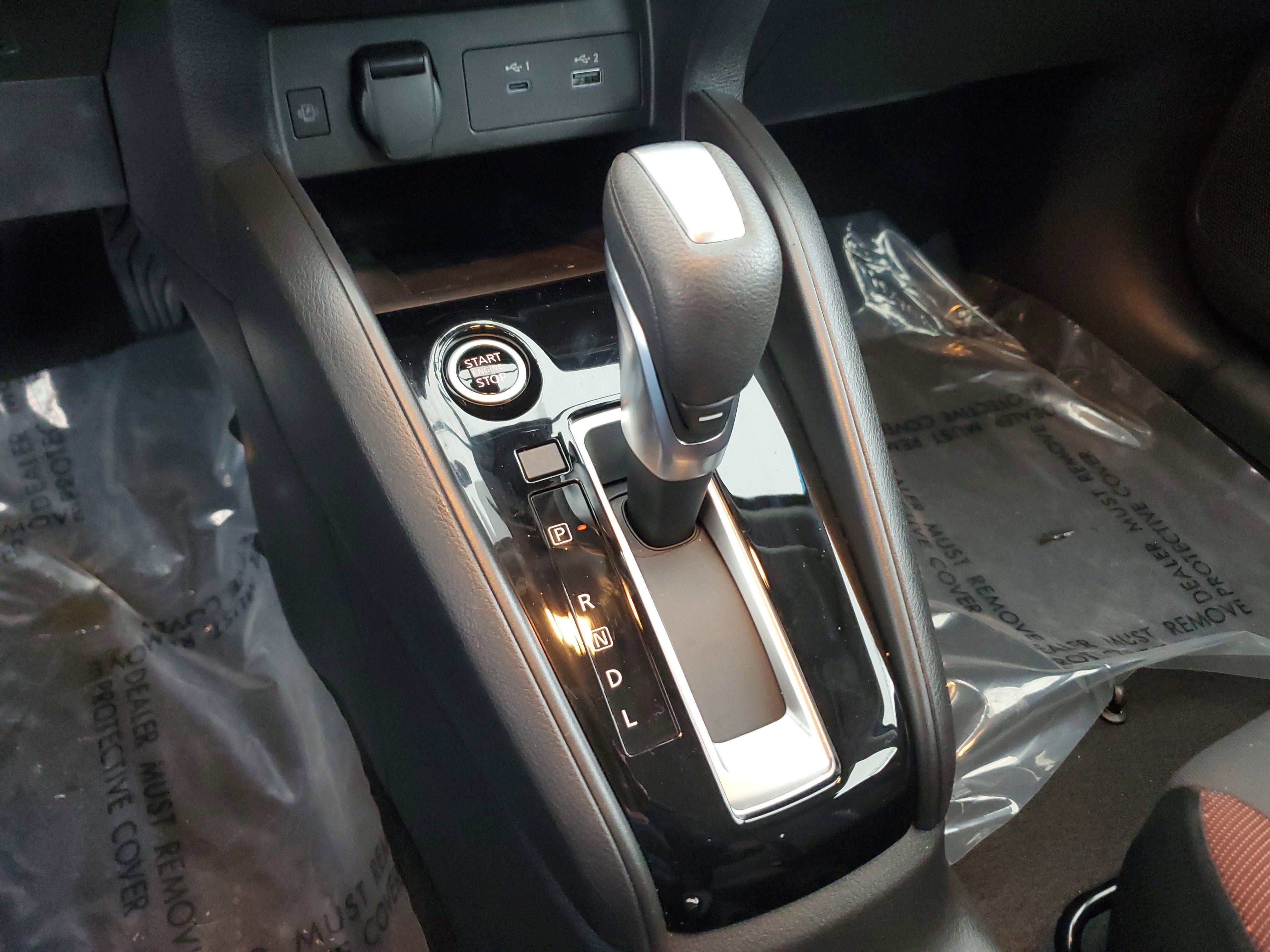 2023 Nissan Versa SR