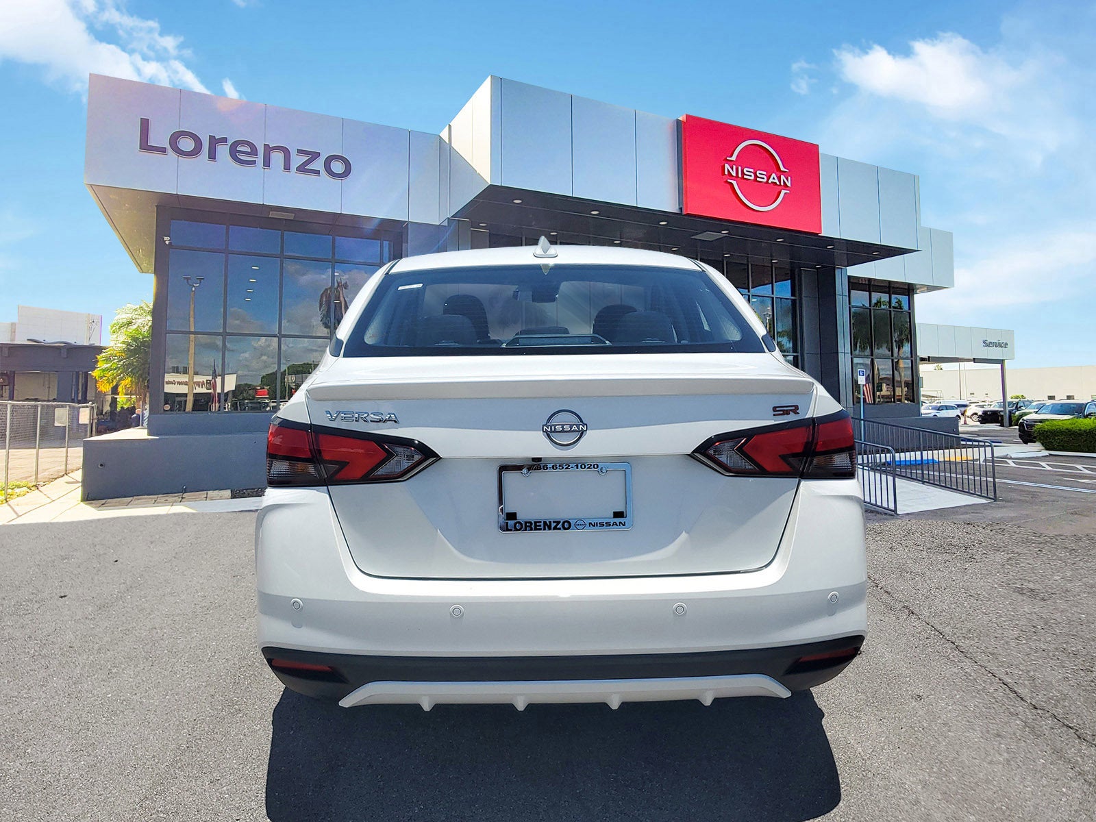 2025 Nissan Versa SR